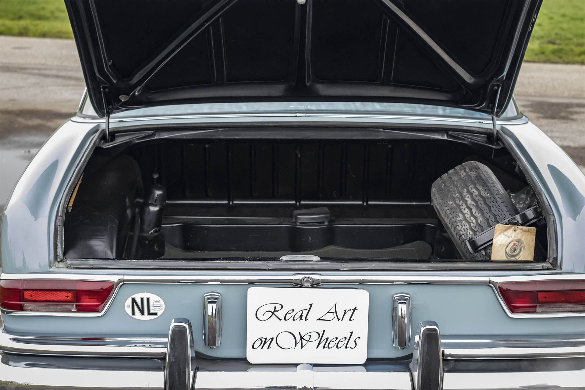 Real Art On Wheels | 1968 Mercedes-Benz 280 SE Coupe