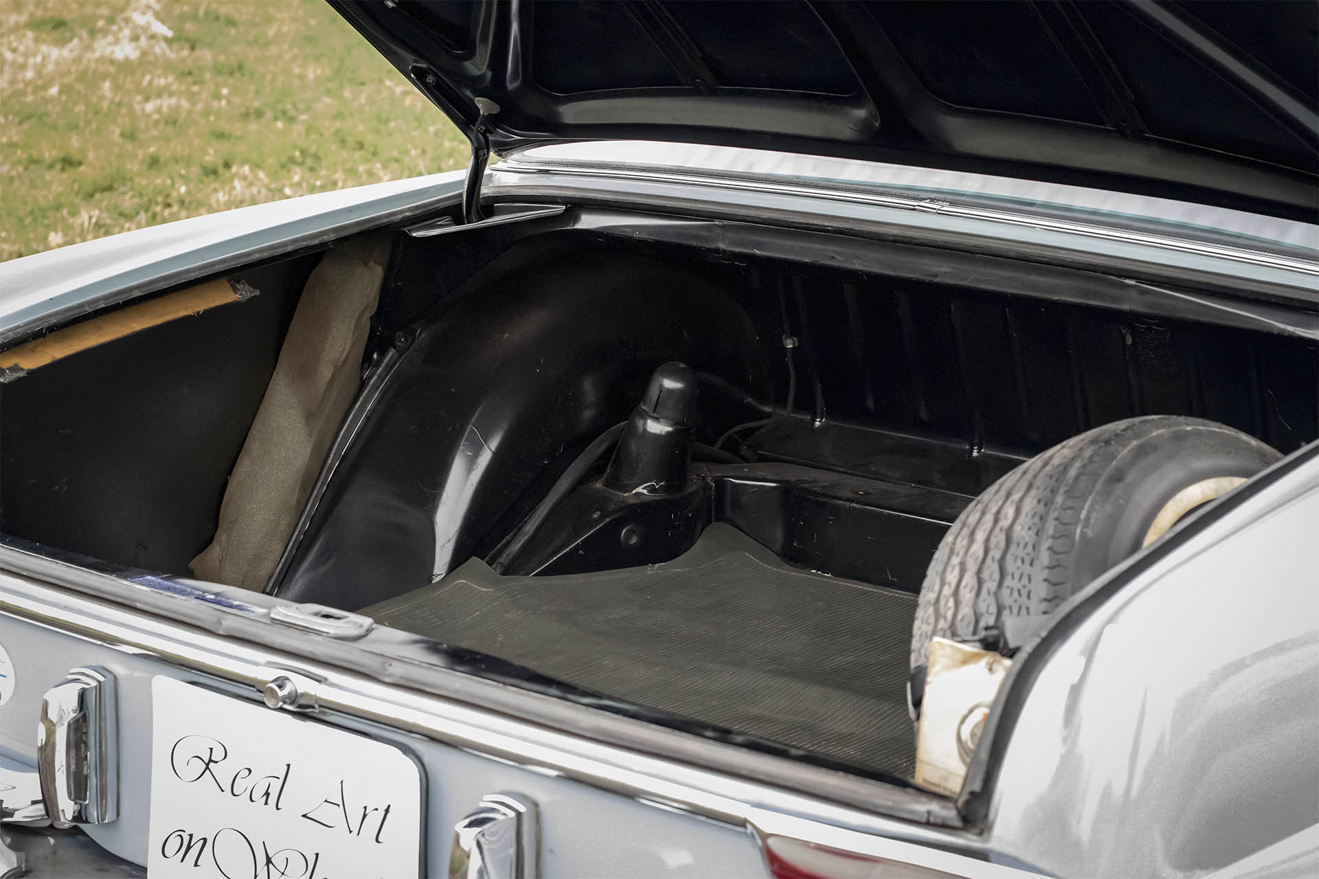 Real Art On Wheels | 1968 Mercedes-Benz 280 SE Coupe