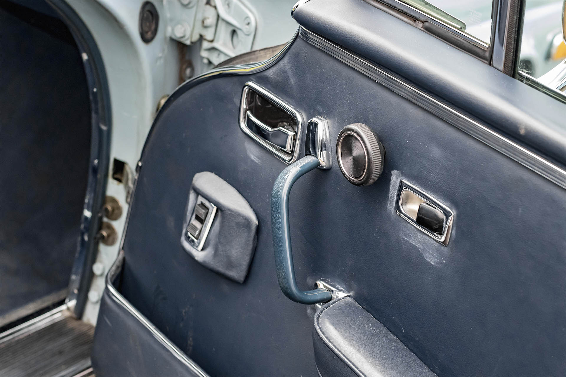 Real Art On Wheels | 1968 Mercedes-Benz 280 SE Coupe