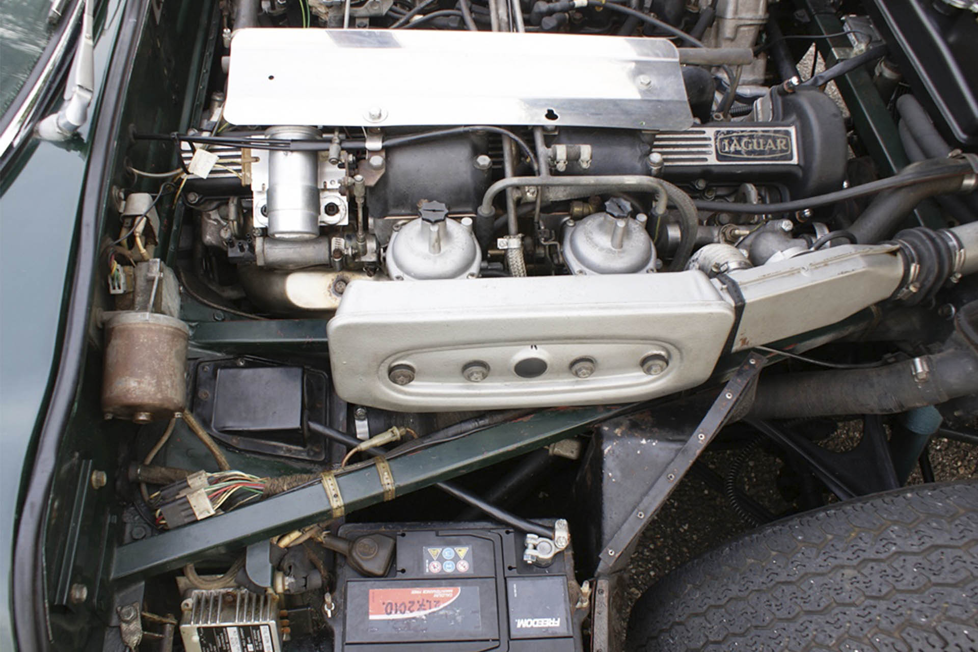 Real Art On Wheels | 1974 Jaguar E-Type Series III V12