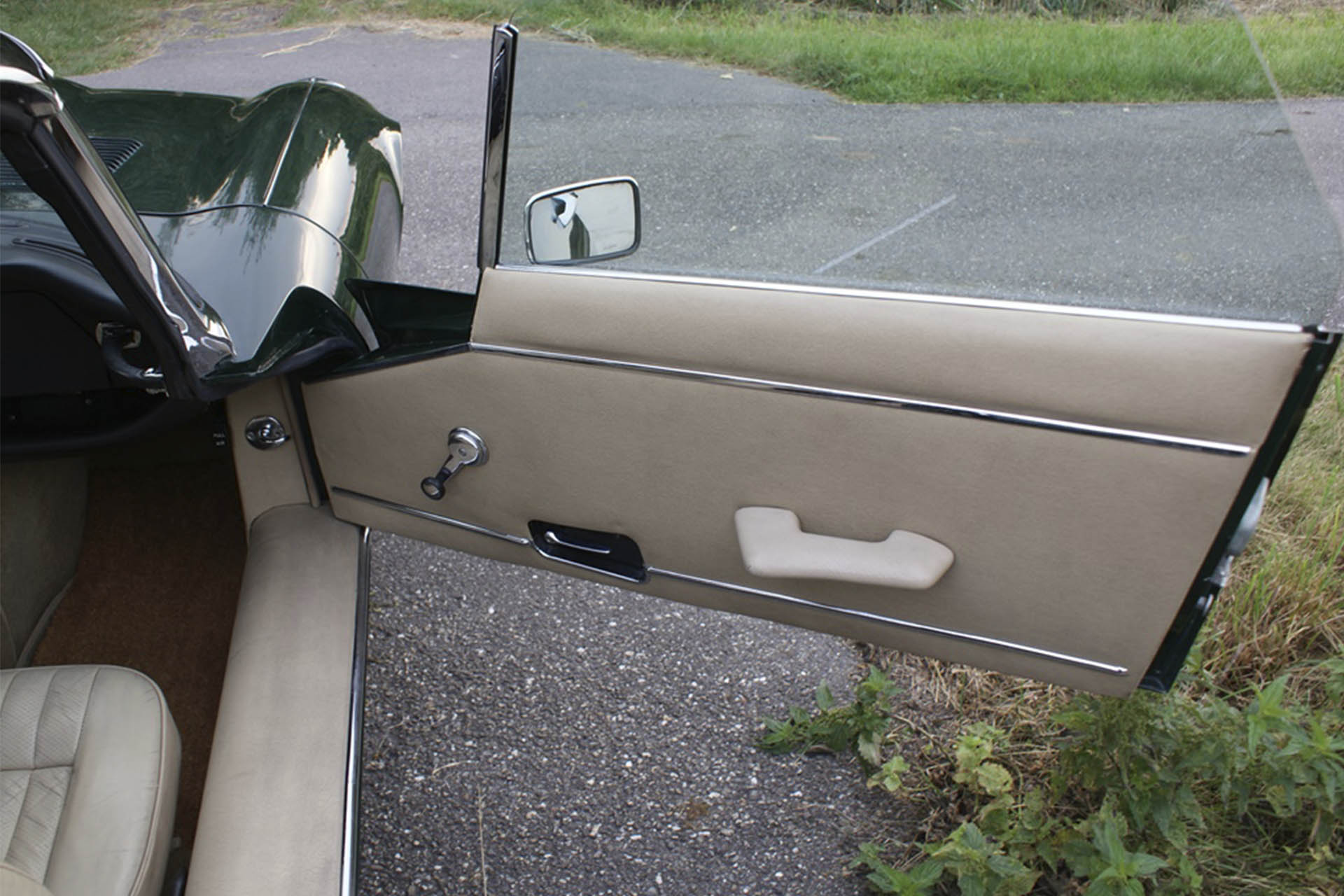 Real Art On Wheels | 1974 Jaguar E-Type Series III V12