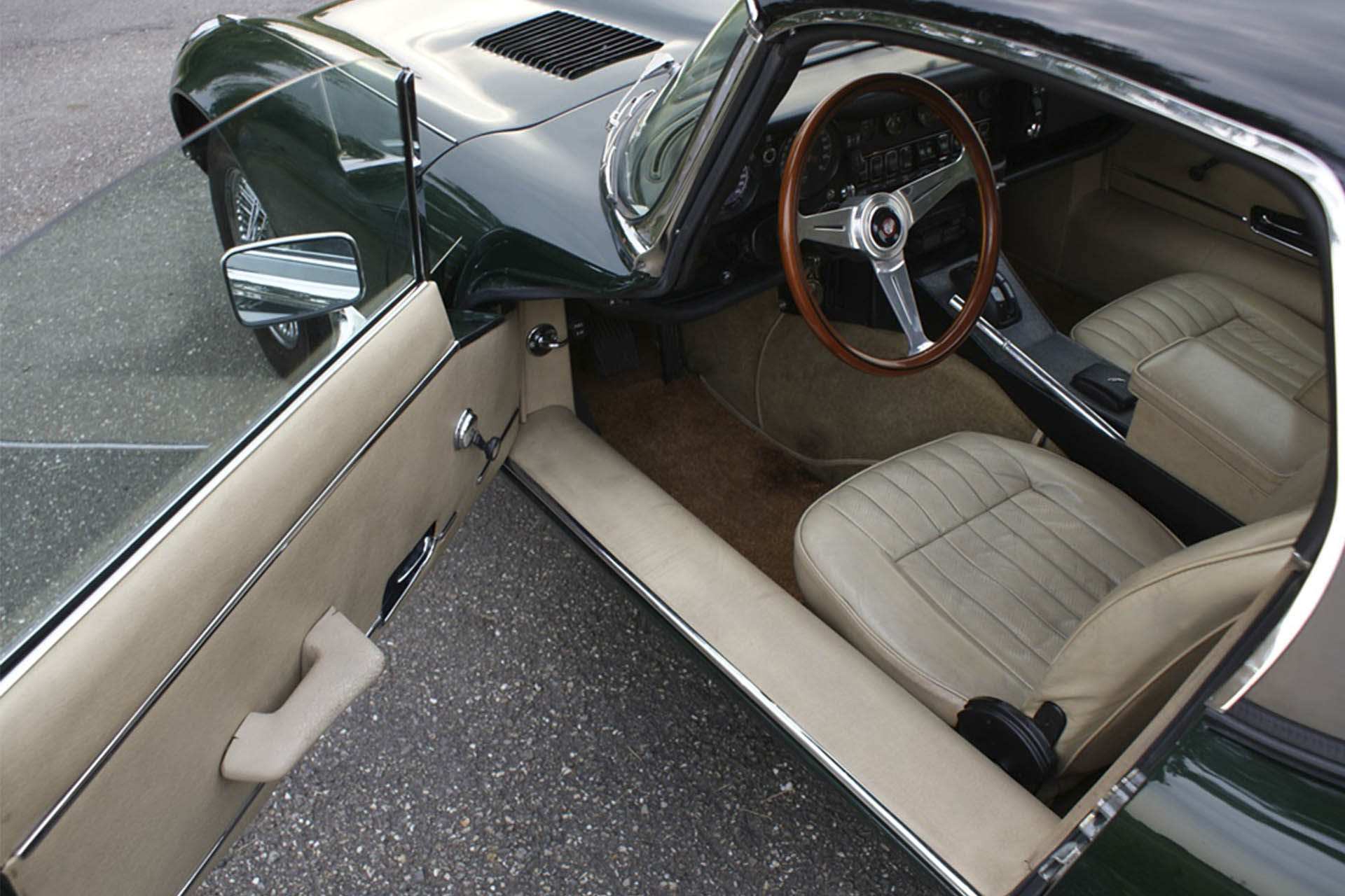 Real Art On Wheels | 1974 Jaguar E-Type Series III V12