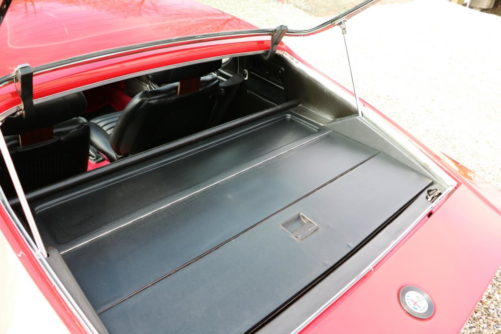 Alfa Romeo Montreal Real Art on Wheels