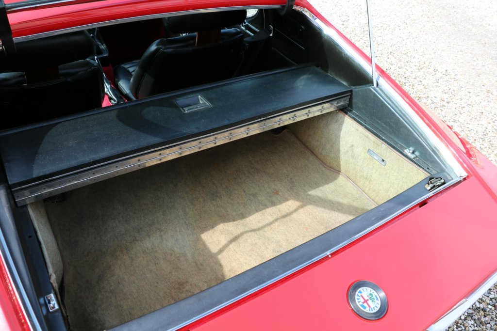 Alfa Romeo Montreal Real Art on Wheels