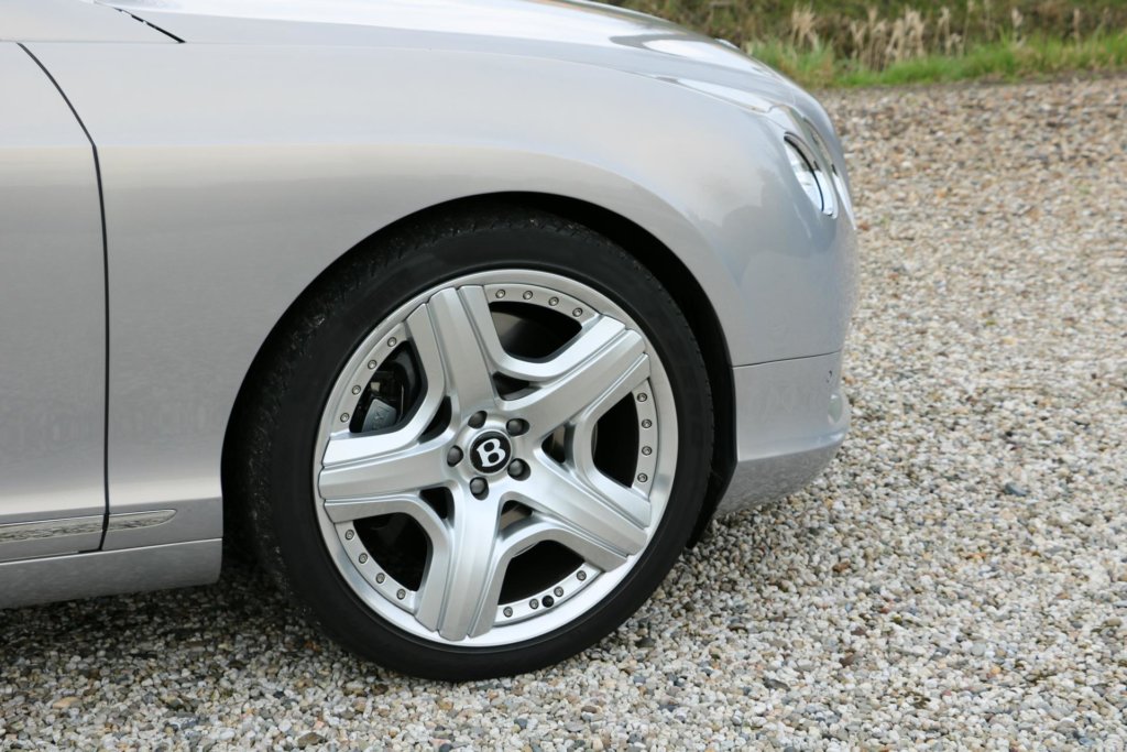 Real Art on Wheels | Bentley Continental GT