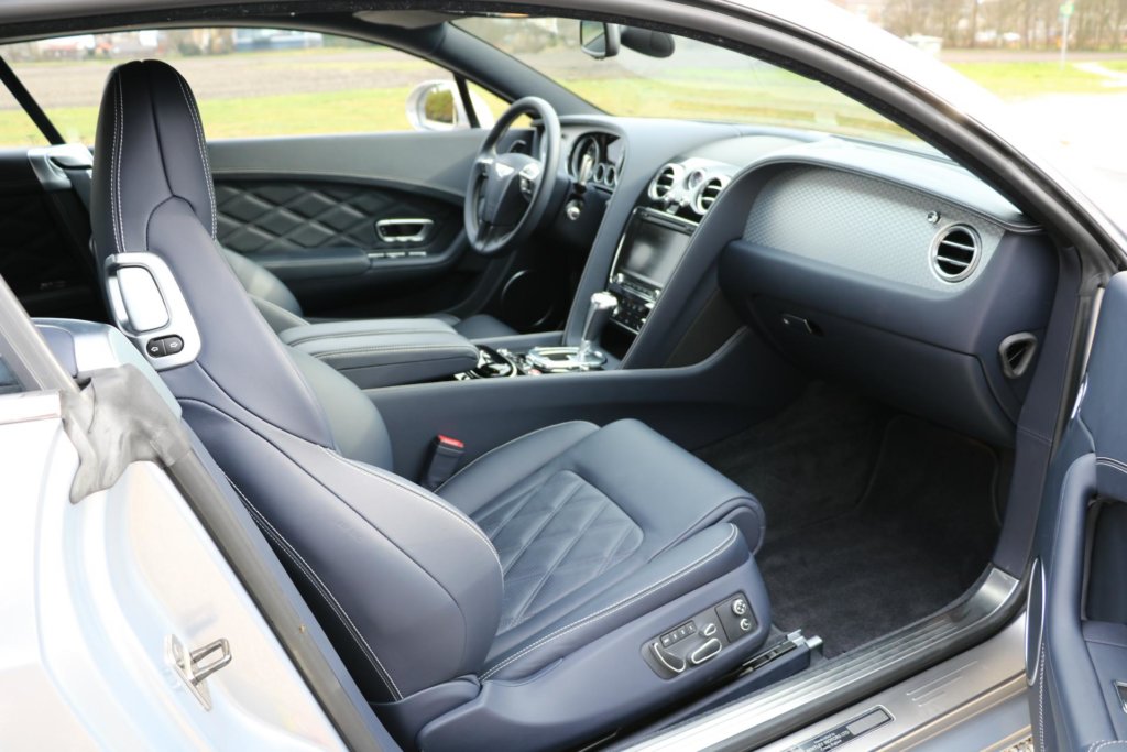 Real Art on Wheels | Bentley Continental GT