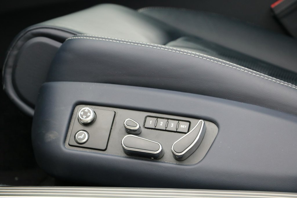 Real Art on Wheels | Bentley Continental GT