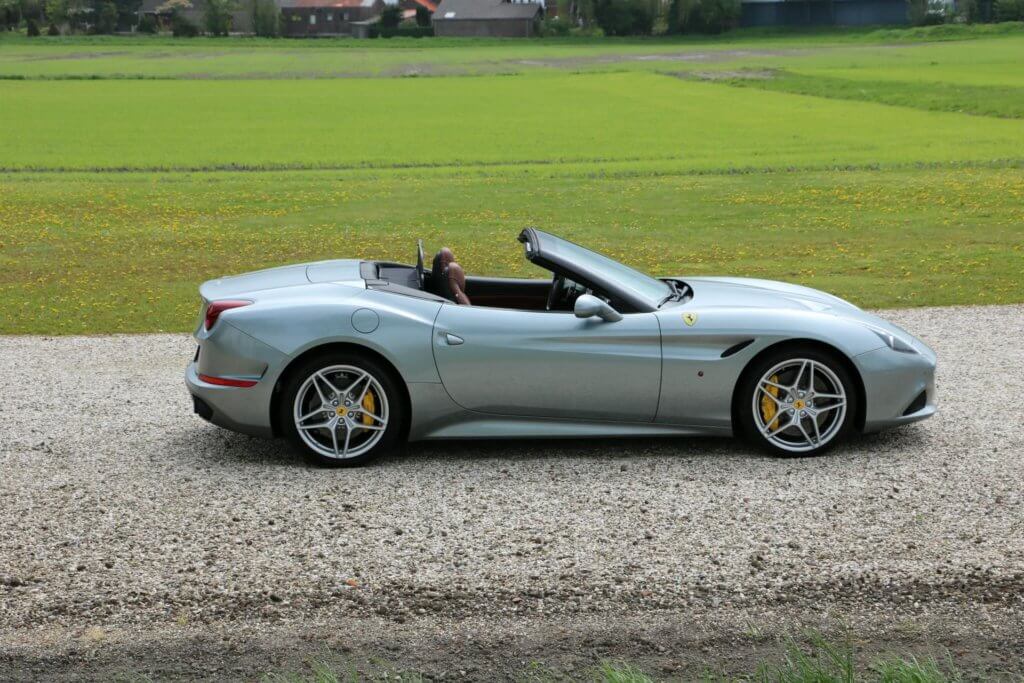Real Art on Wheels | Ferrari California T