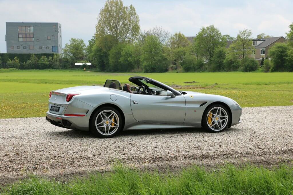 Real Art on Wheels | Ferrari California T