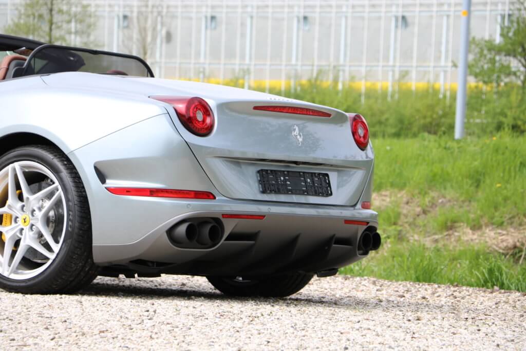 Real Art on Wheels | Ferrari California T