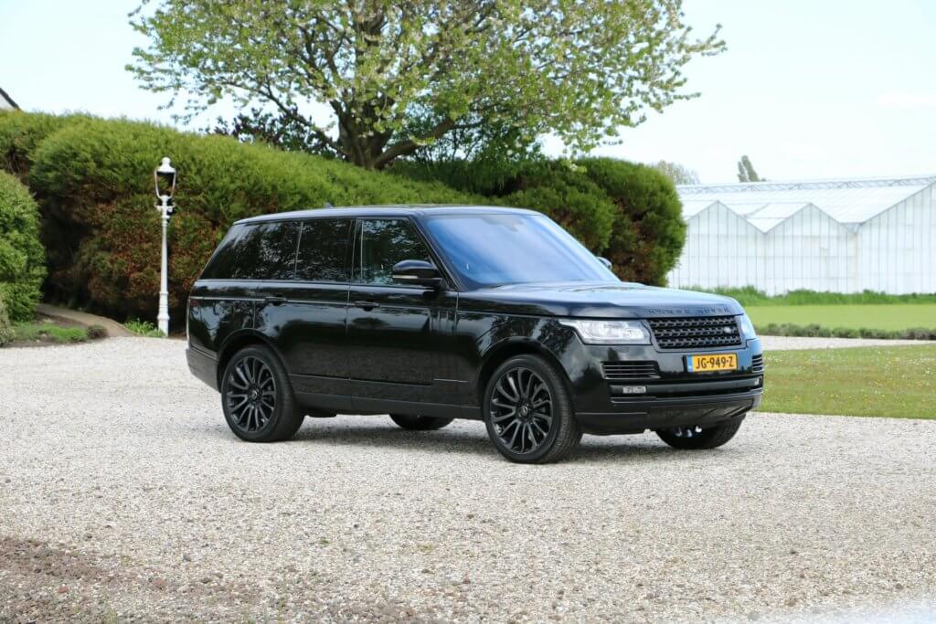 Real Art on Wheels | Range Rover Vogue TDV6