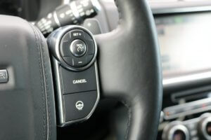 Real Art on Wheels | Range Rover Vogue TDV6