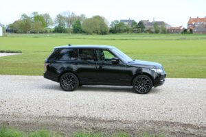 Real Art on Wheels | Range Rover Vogue TDV6