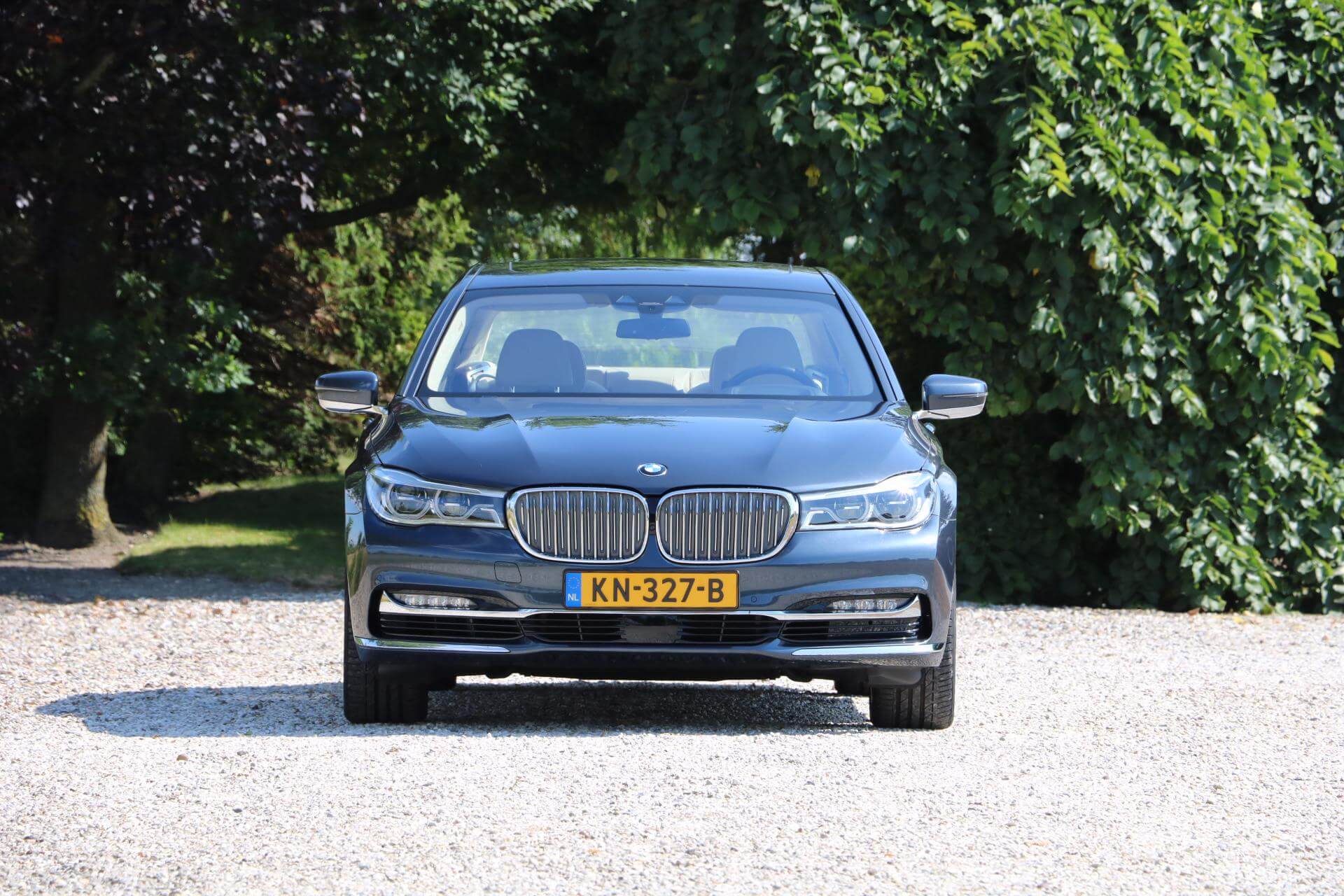 Real Art on Wheels | BMW 750 Li