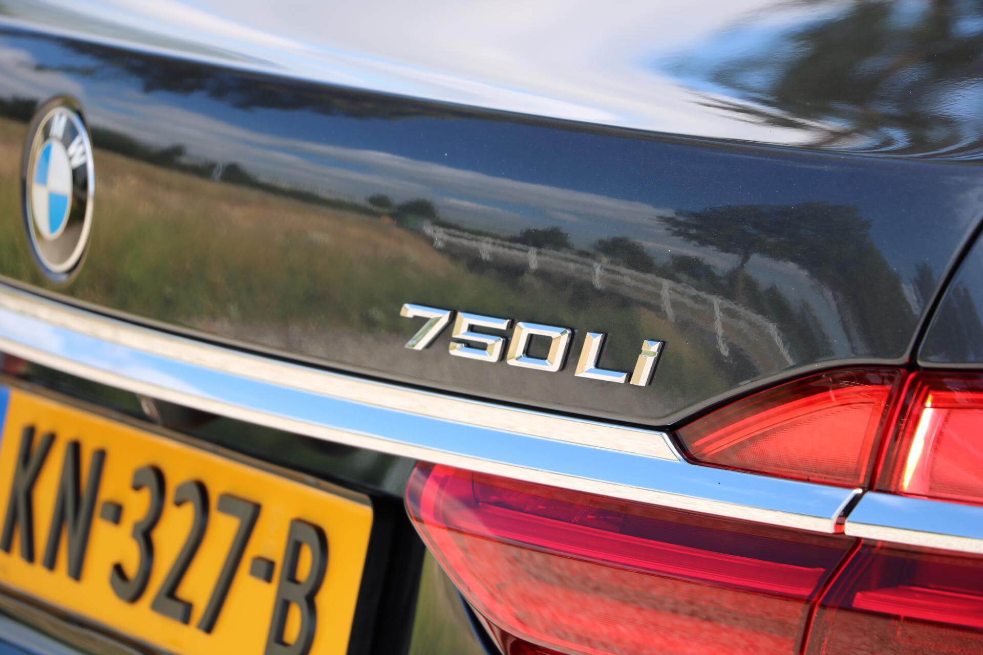 Real Art on Wheels | BMW 750 Li