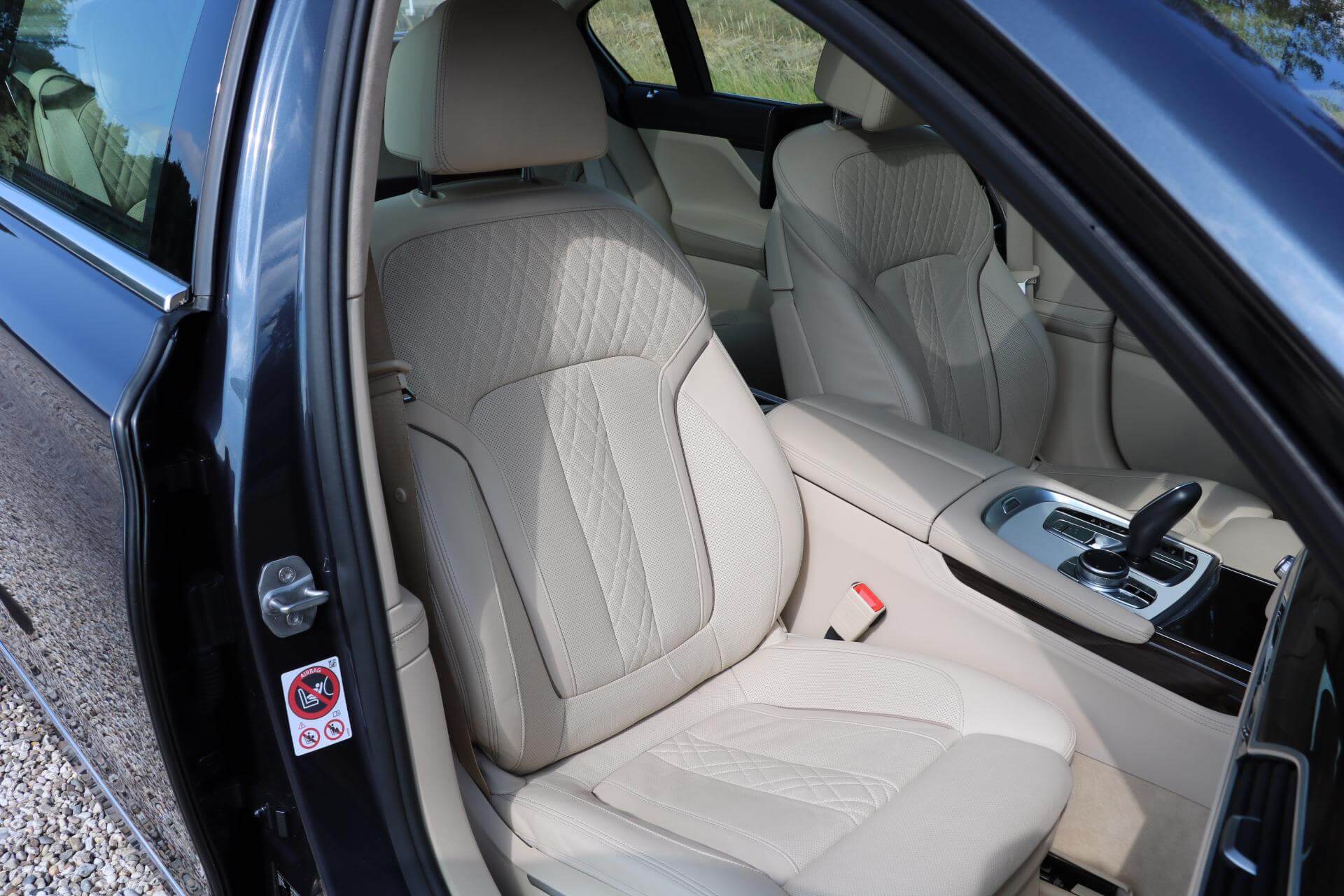 Real Art on Wheels | BMW 750 Li