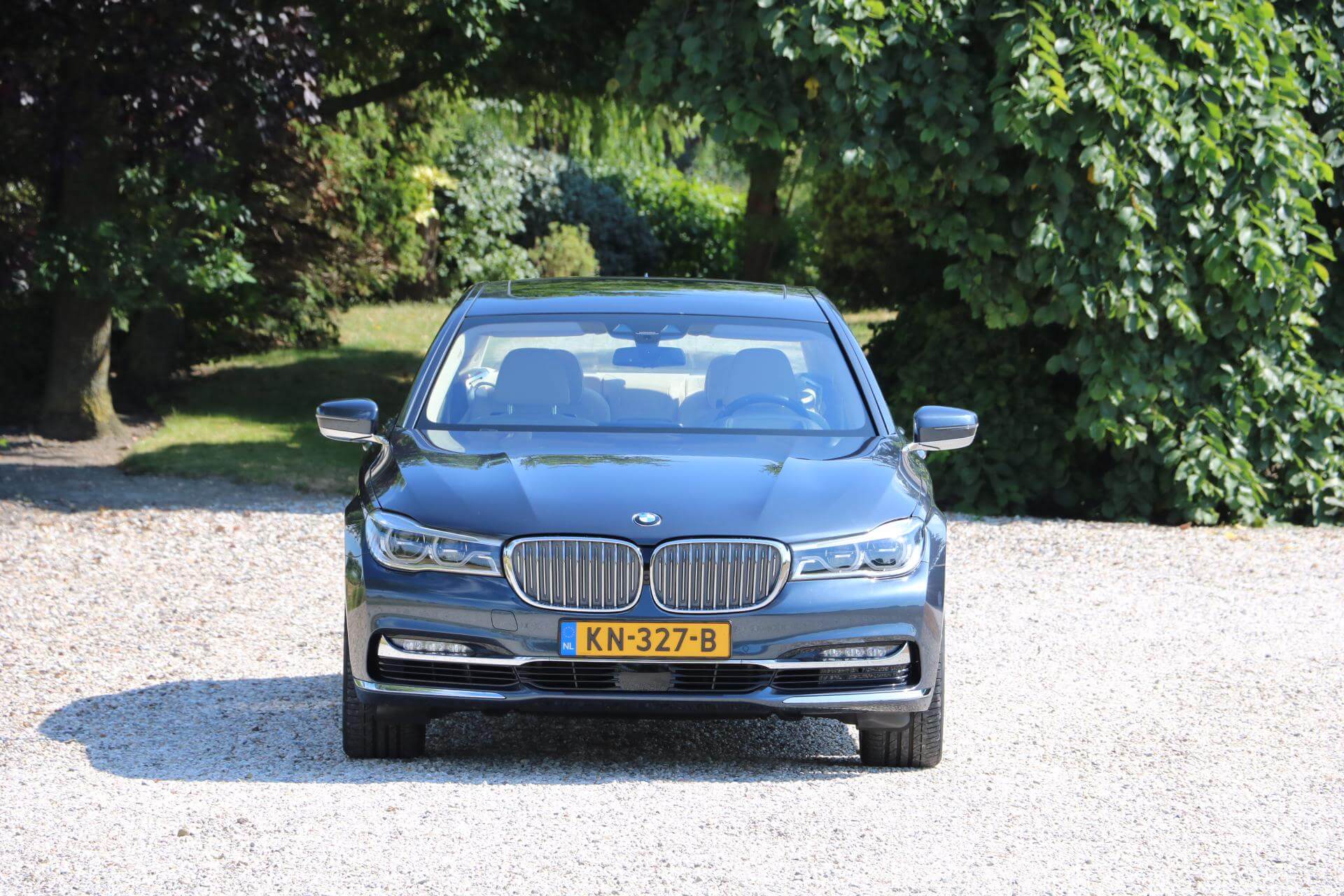 Real Art on Wheels | BMW 750 Li