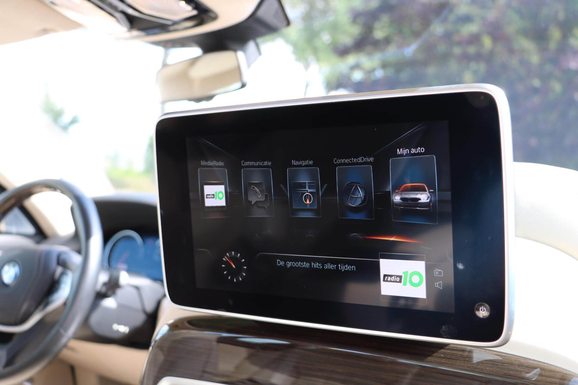 Real Art on Wheels | BMW 750 Li