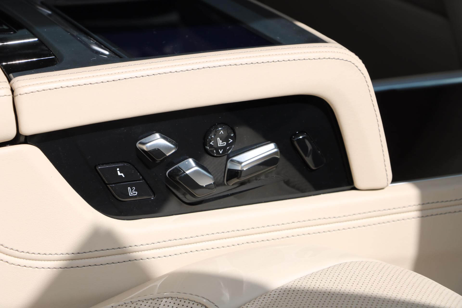 Real Art on Wheels | BMW 750 Li