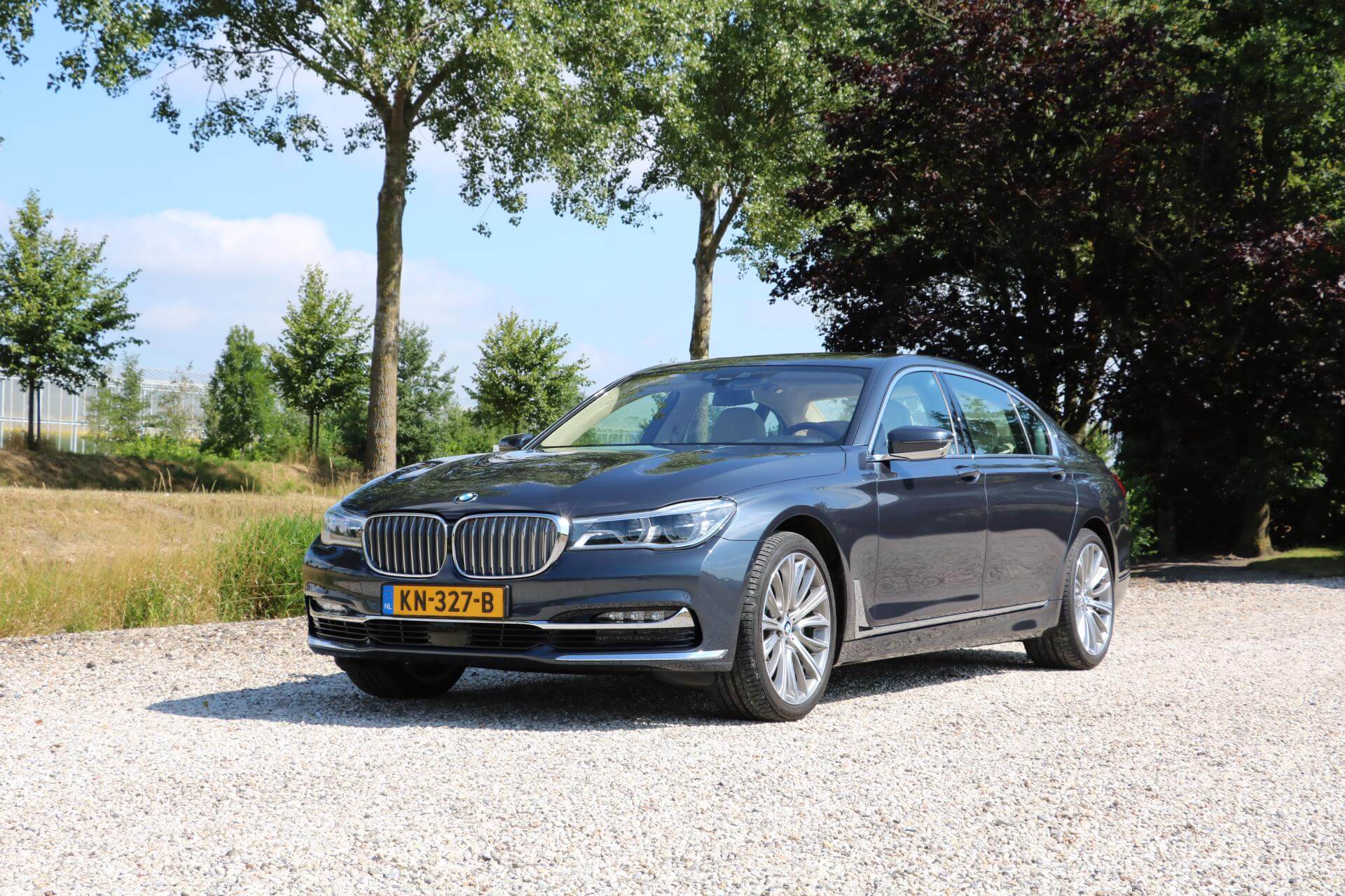 Real Art on Wheels | BMW 750 Li