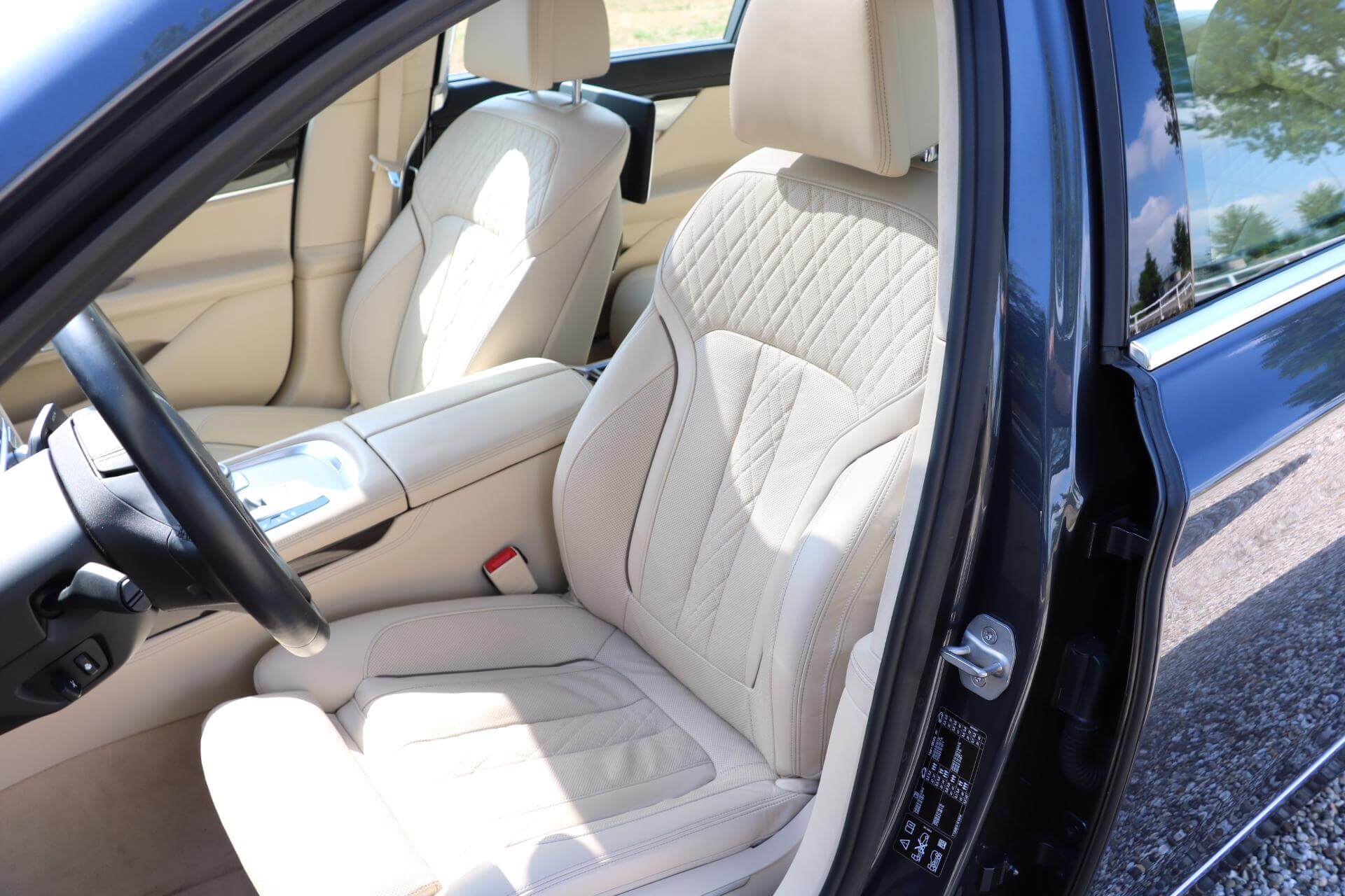 Real Art on Wheels | BMW 750 Li