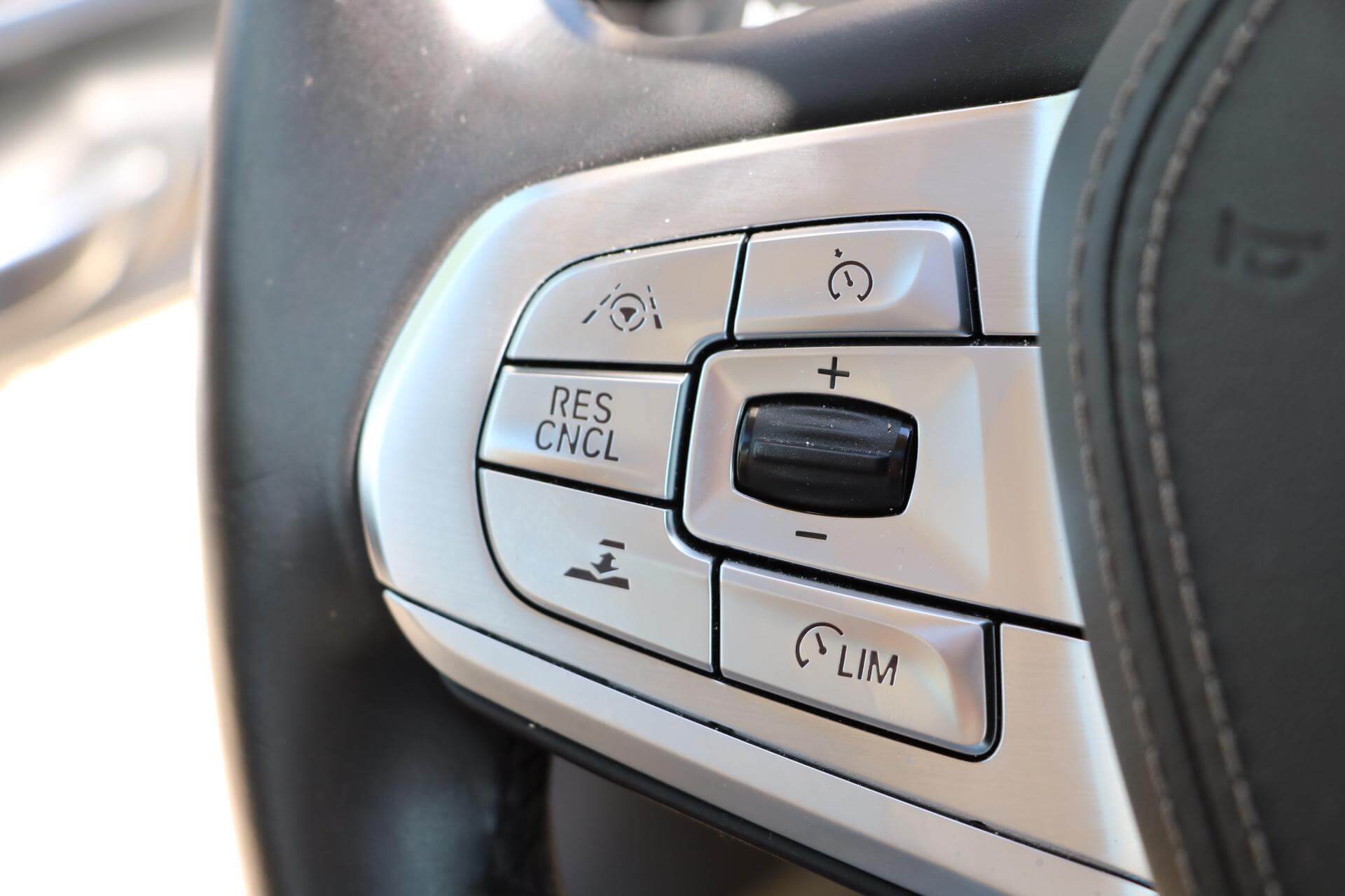 Real Art on Wheels | BMW 750 Li