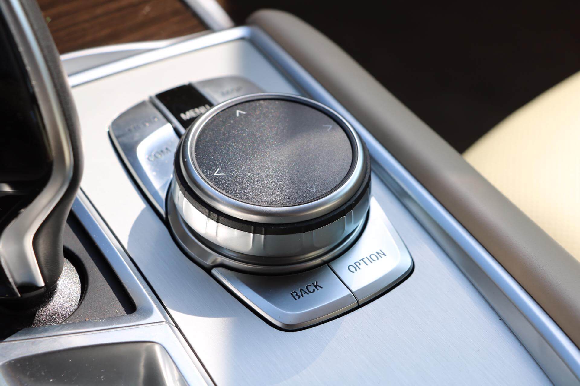 Real Art on Wheels | BMW 750 Li