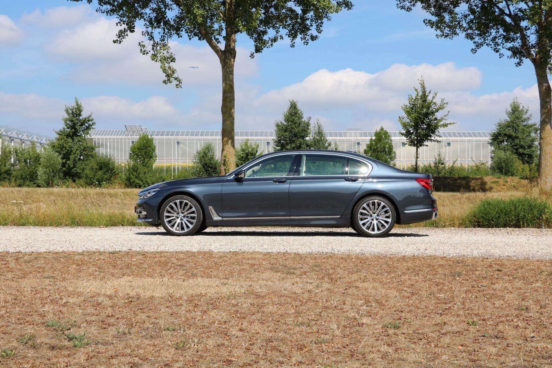 Real Art on Wheels | BMW 750 Li