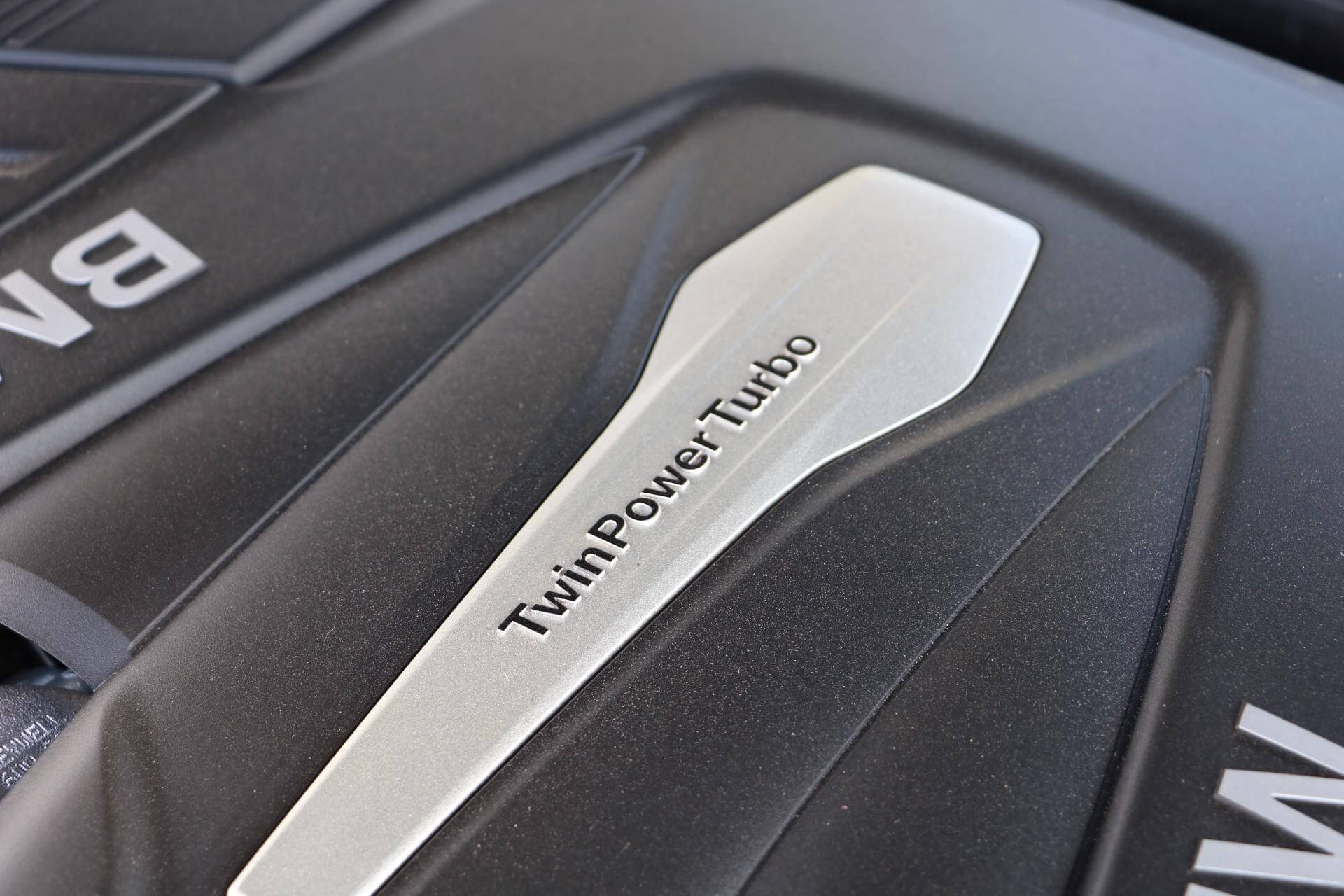 Real Art on Wheels | BMW 750 Li