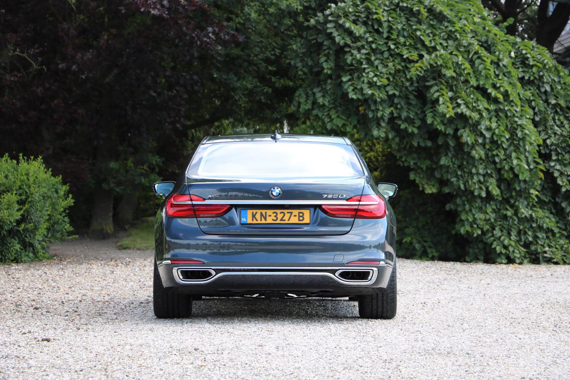 Real Art on Wheels | BMW 750 Li