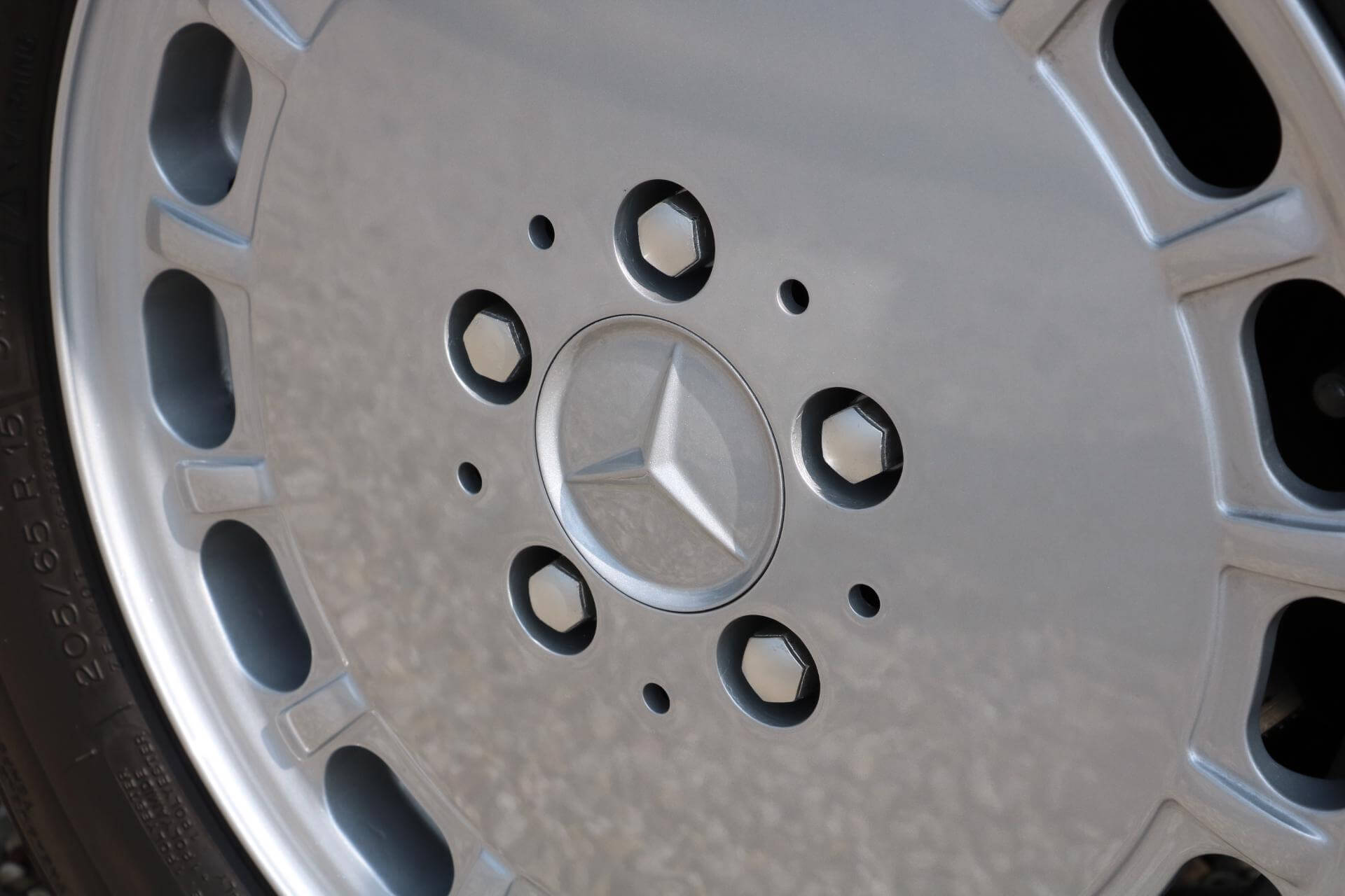 Real Art on Wheels | 1986 Mercedes-Benz 300 SL