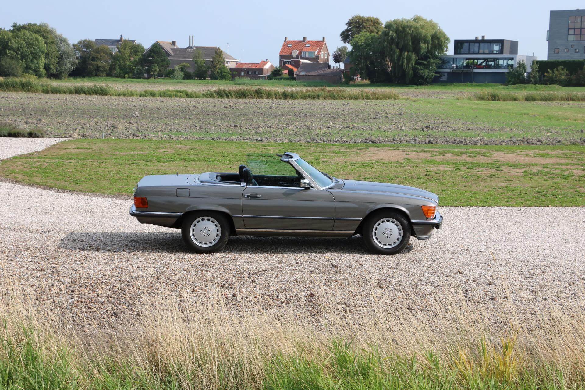 Real Art on Wheels | 1986 Mercedes-Benz 300 SL