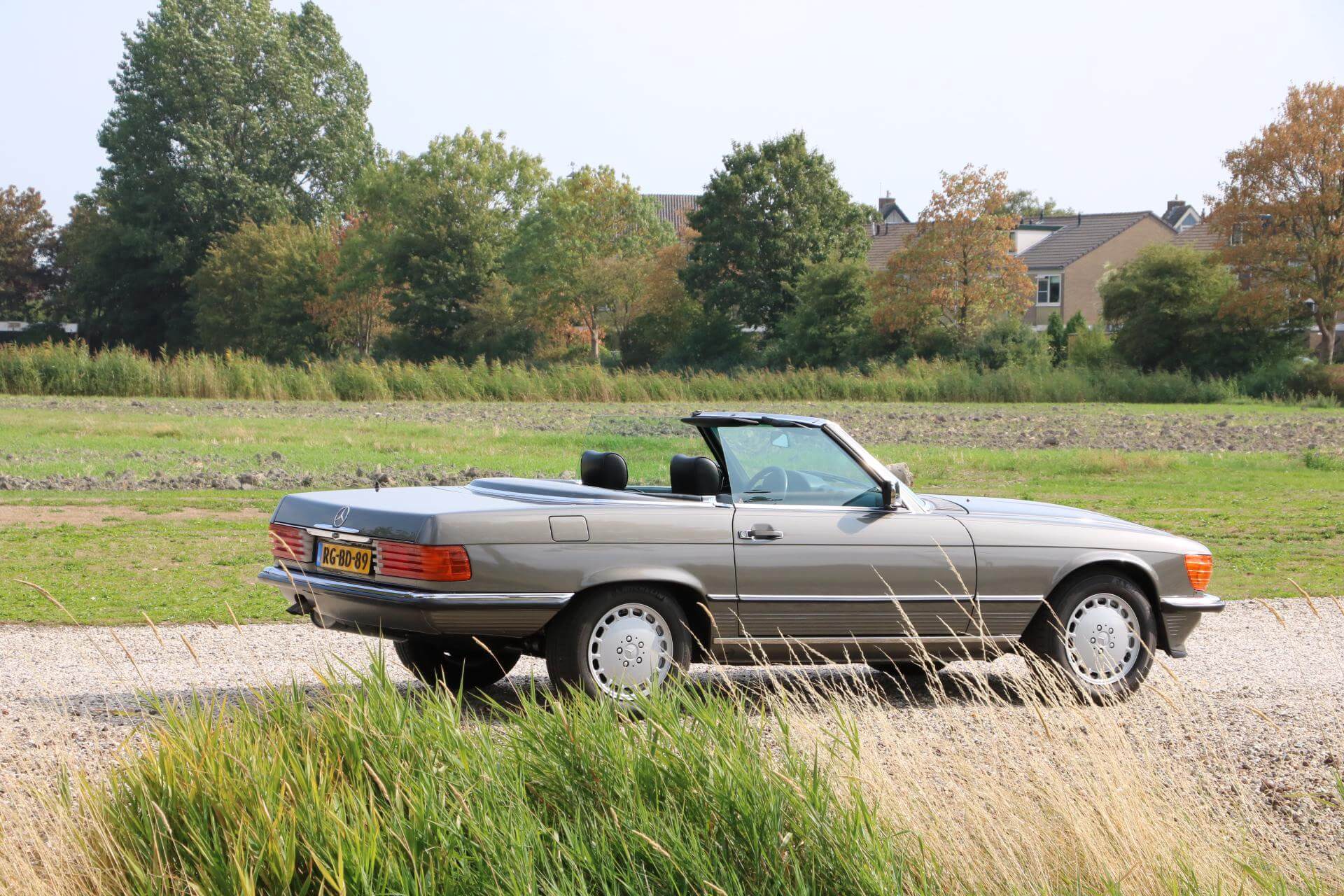 Real Art on Wheels | 1986 Mercedes-Benz 300 SL