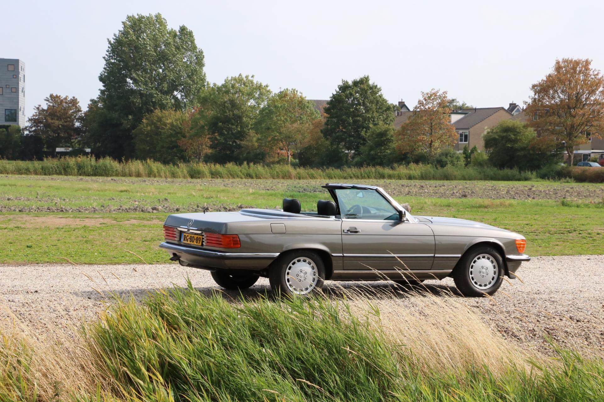 Real Art on Wheels | 1986 Mercedes-Benz 300 SL