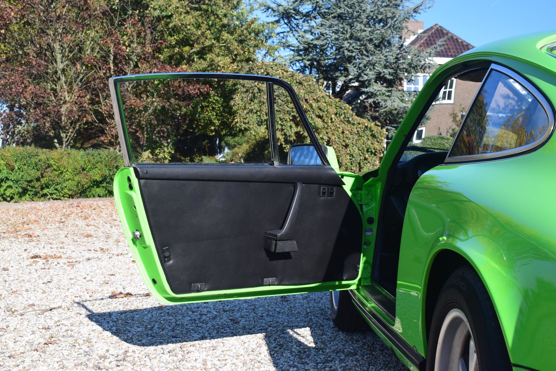 Real Art on Wheels | Porsche 911 gelbgrun