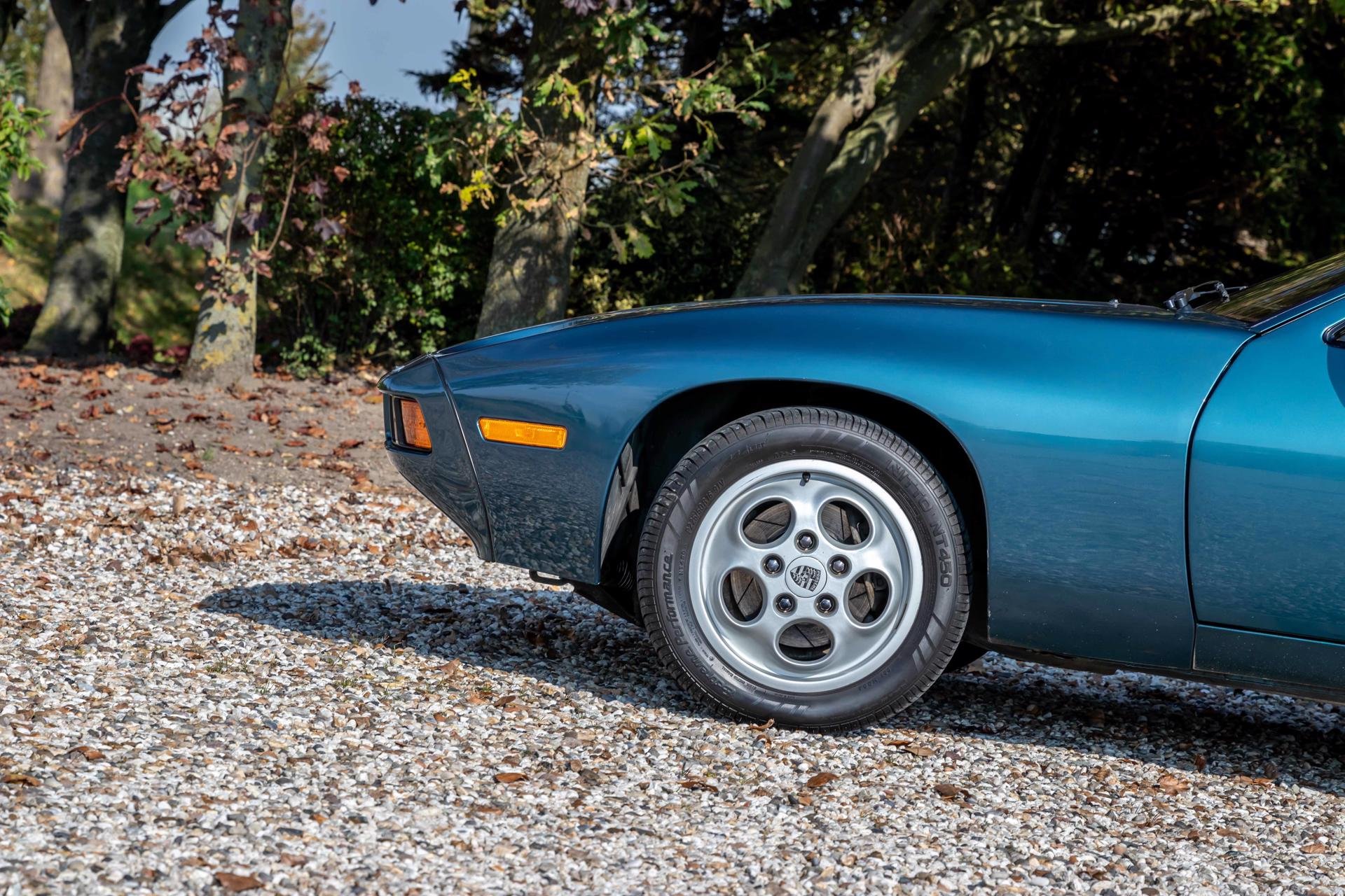 Real Art on Wheels | 1980 Porsche 928