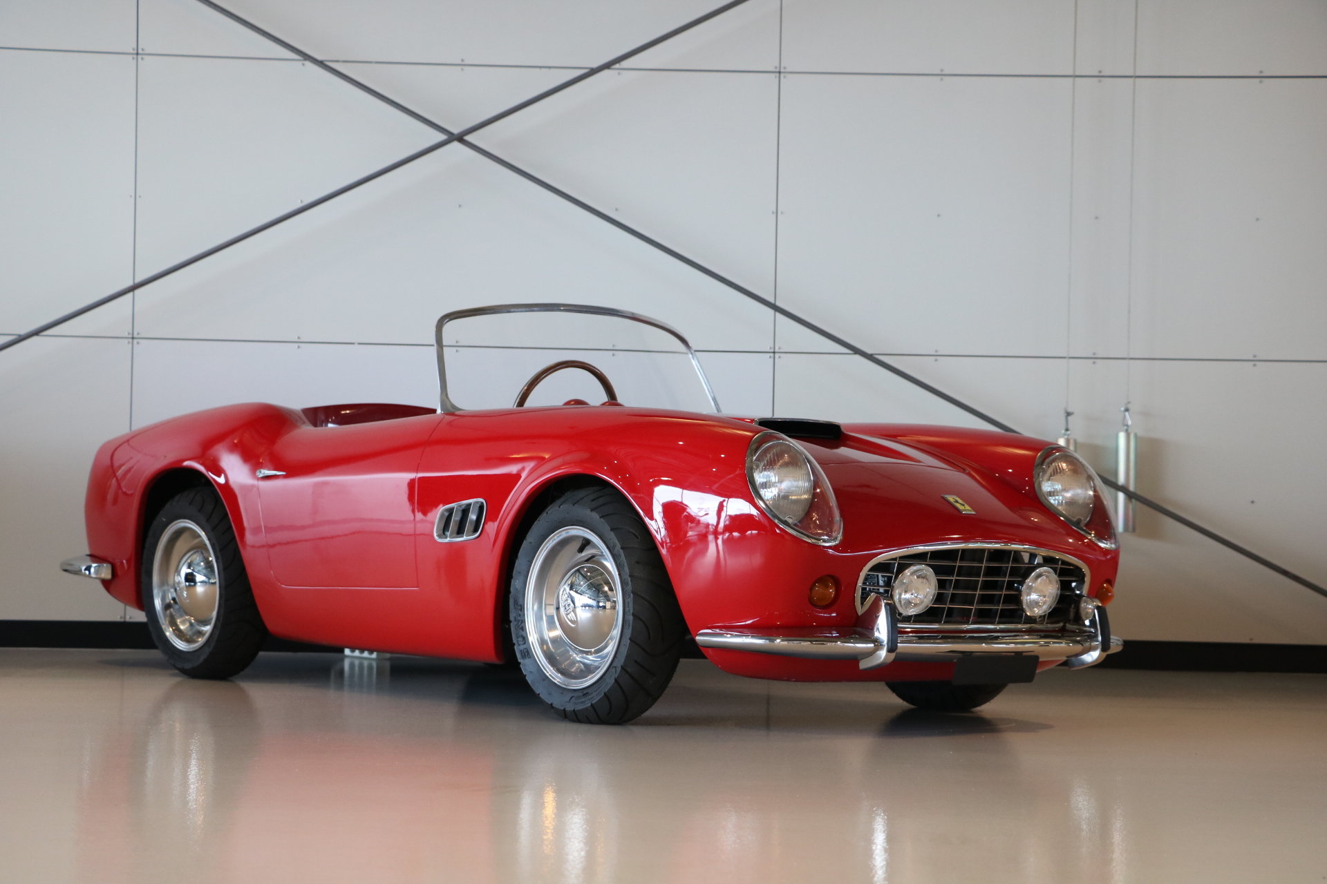 Real Art on Wheels | Ferrari California Spider Junior Car