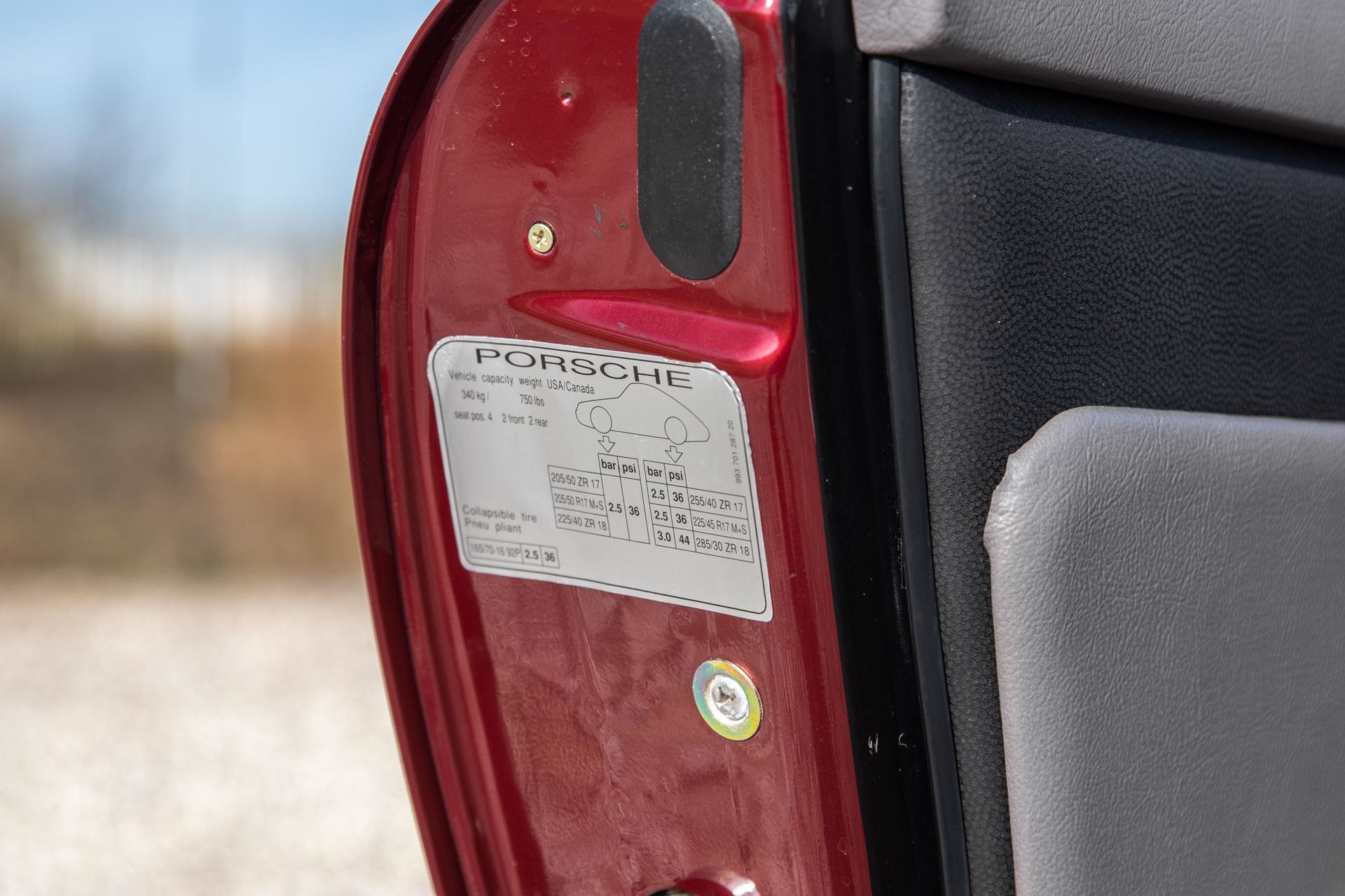 Real Art on Wheels | Porsche 993 Carrera 2S Arenarot