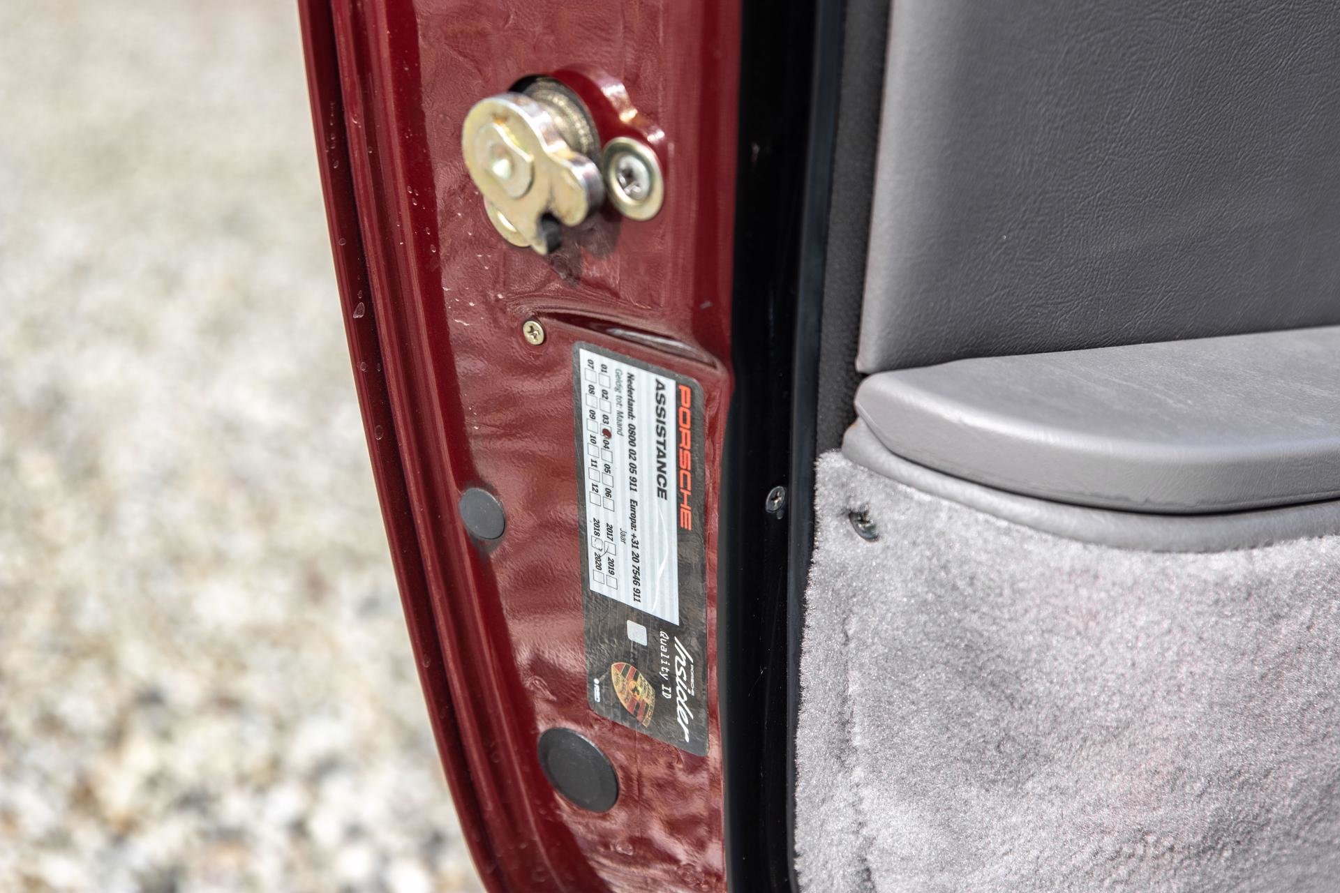 Real Art on Wheels | Porsche 993 Carrera 2S Arenarot