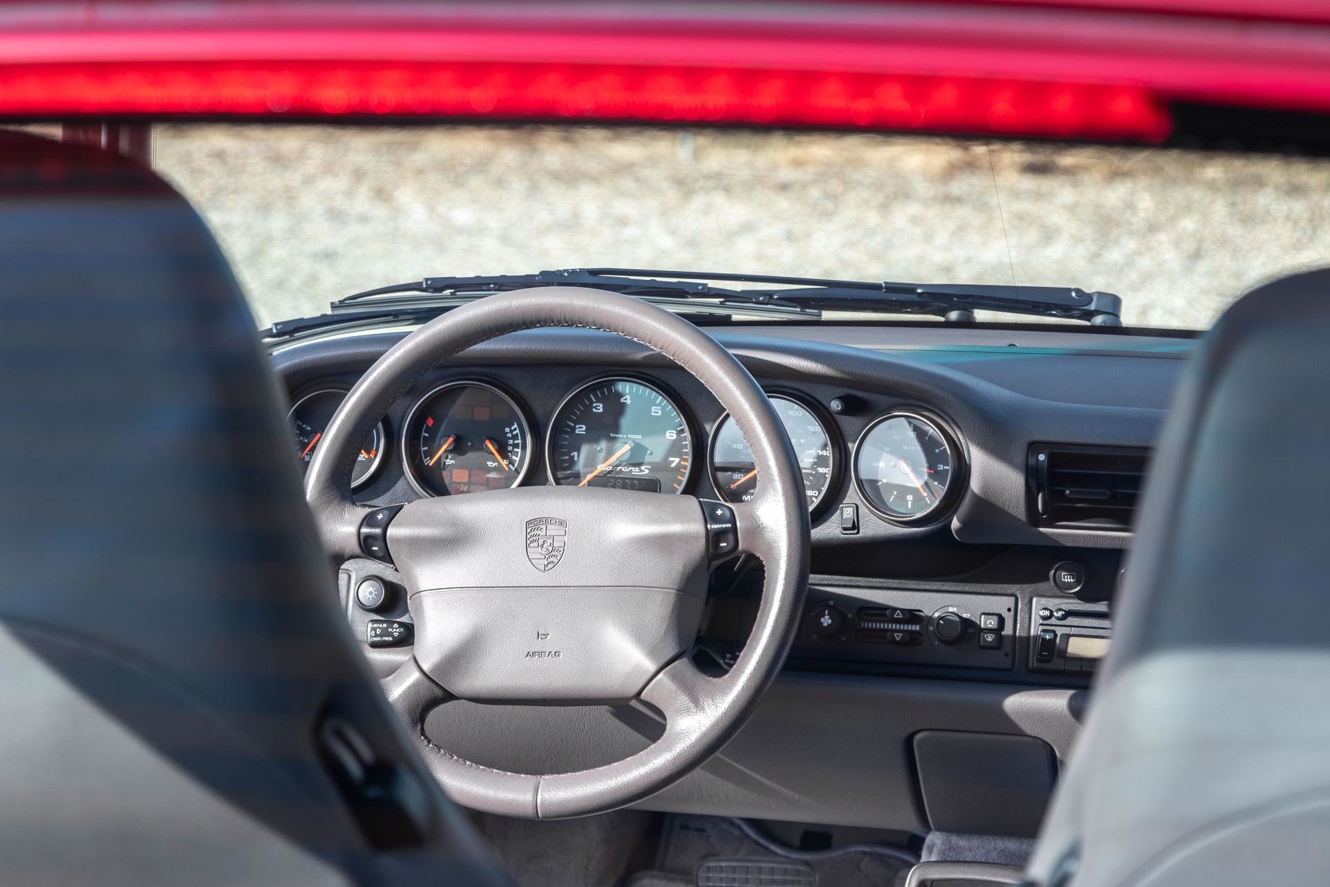 Real Art on Wheels | Porsche 993 Carrera 2S Arenarot