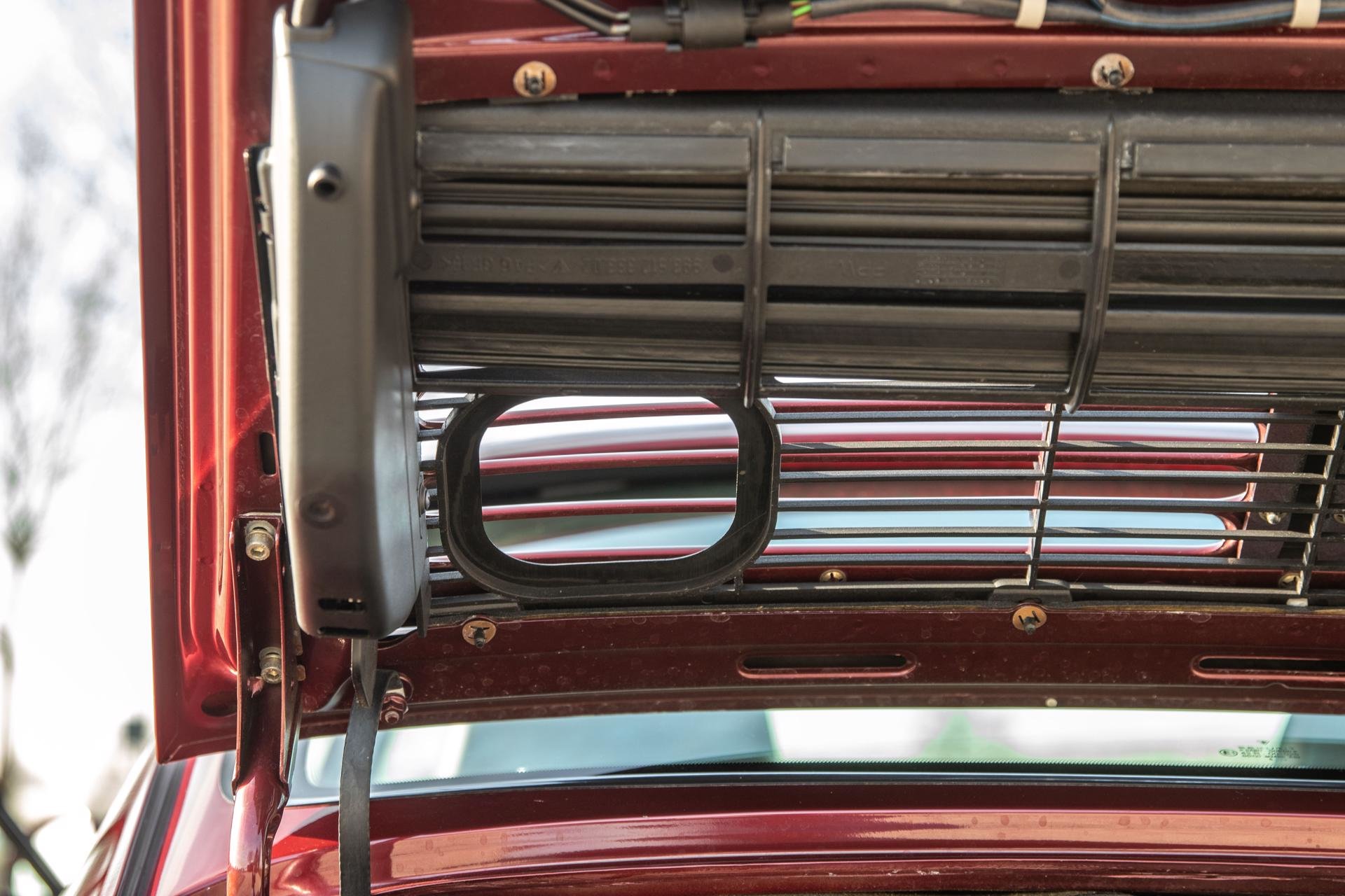 Real Art on Wheels | Porsche 993 Carrera 2S Arenarot