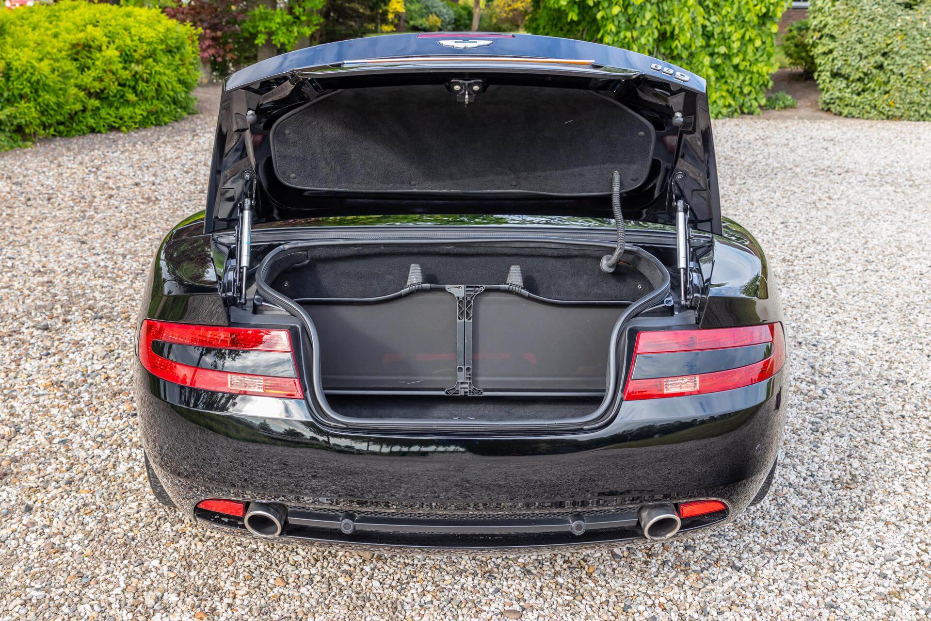 Aston Martin DB9 Volante