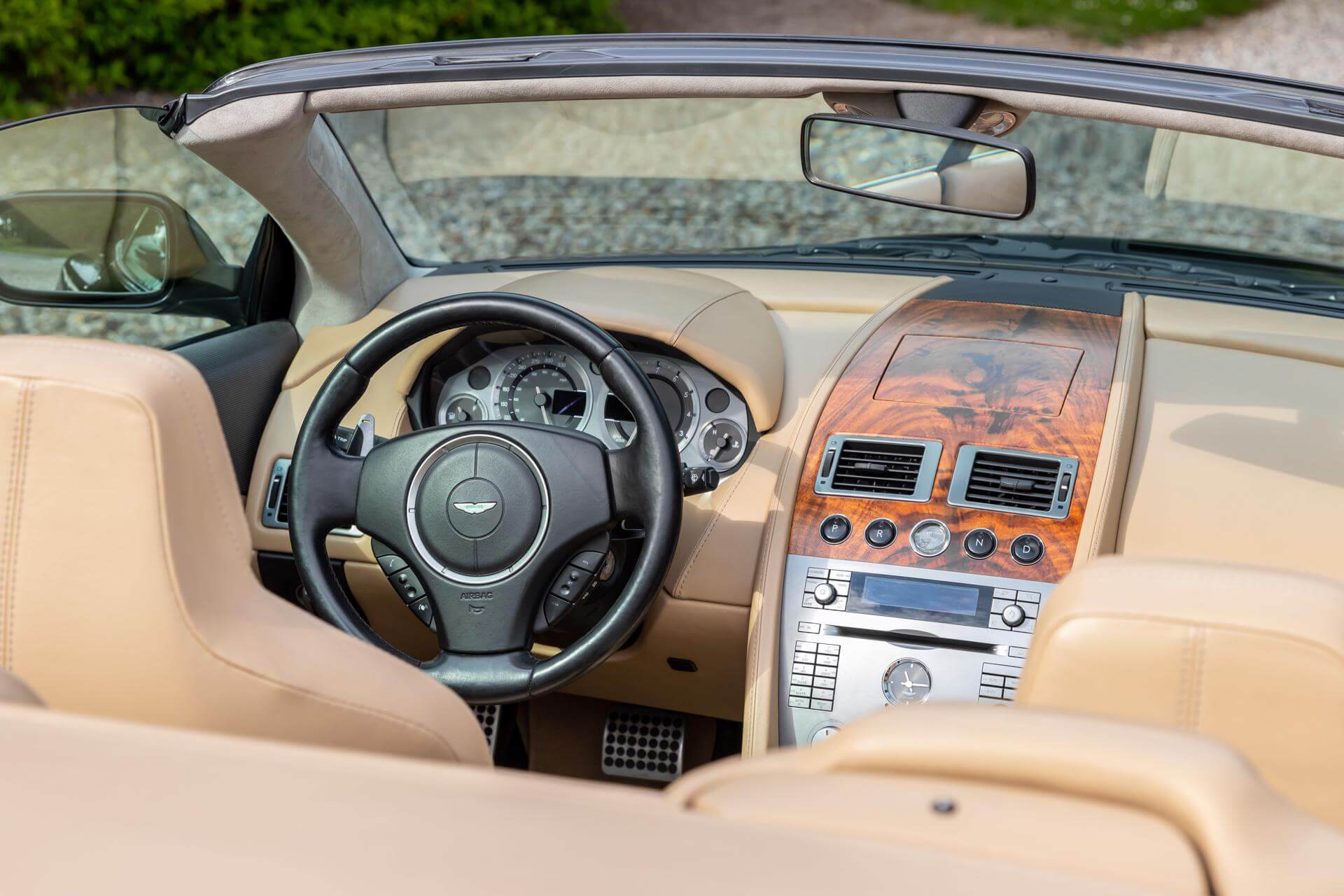Aston Martin DB9 Volante