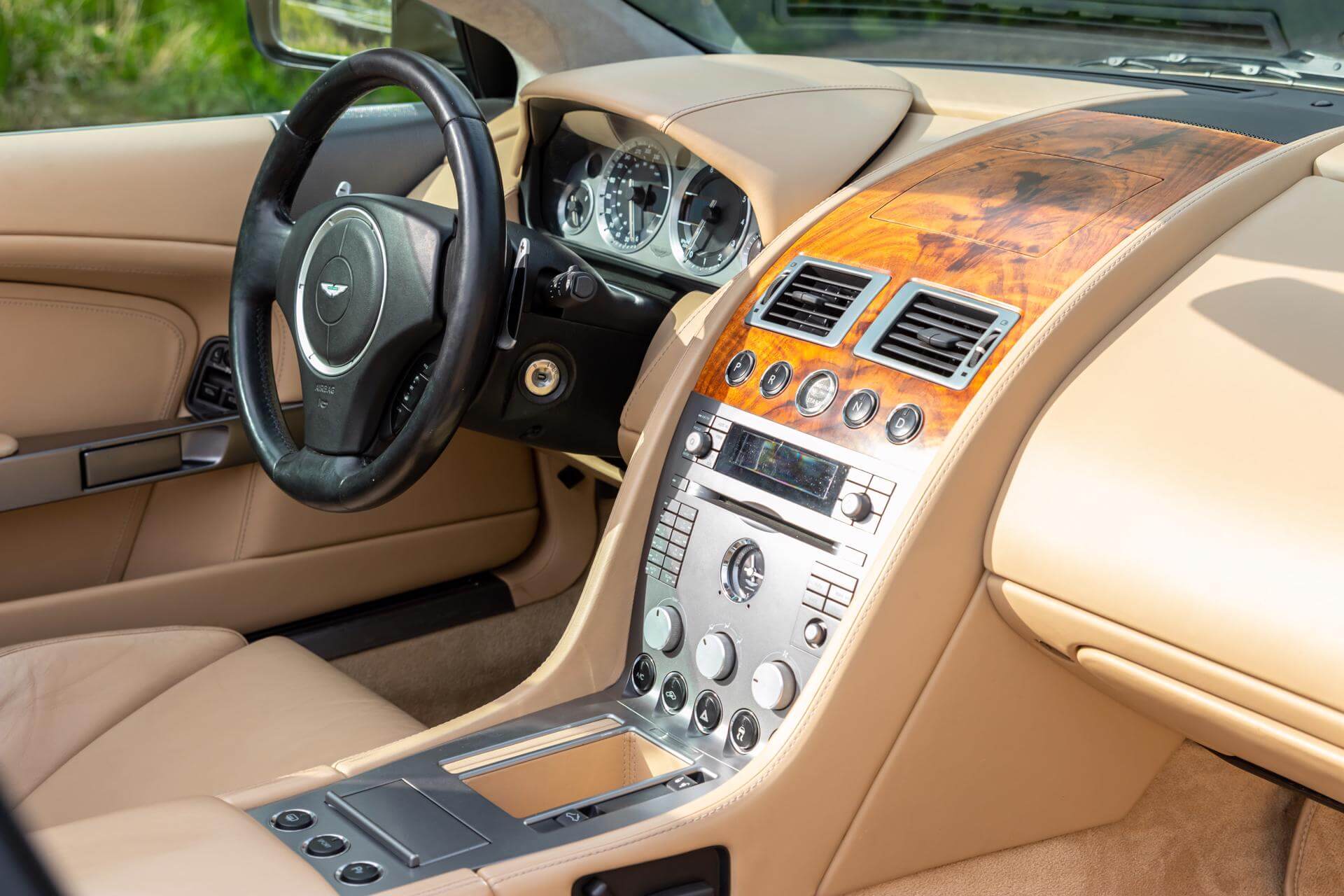 Aston Martin DB9 Volante