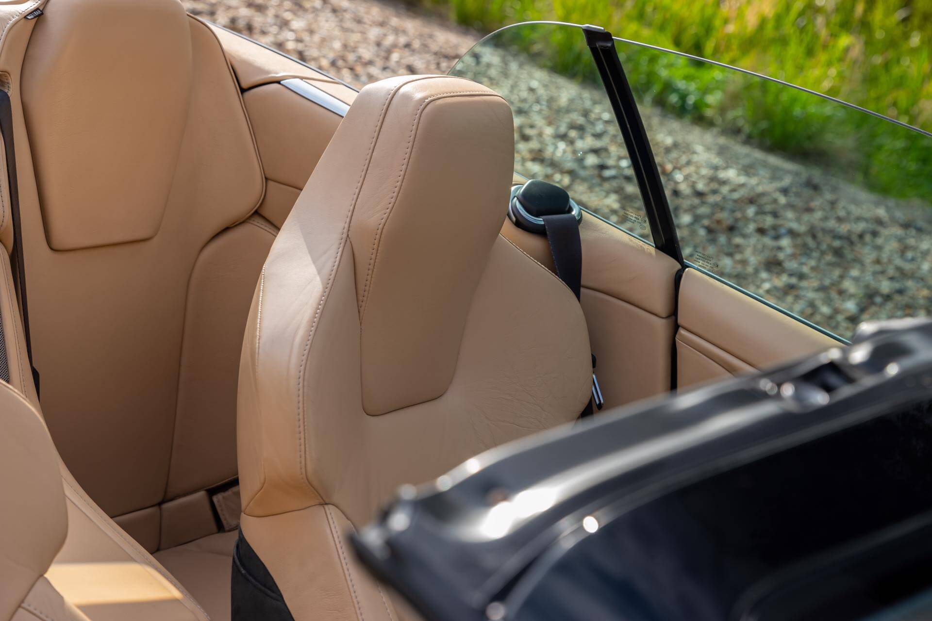 Aston Martin DB9 Volante