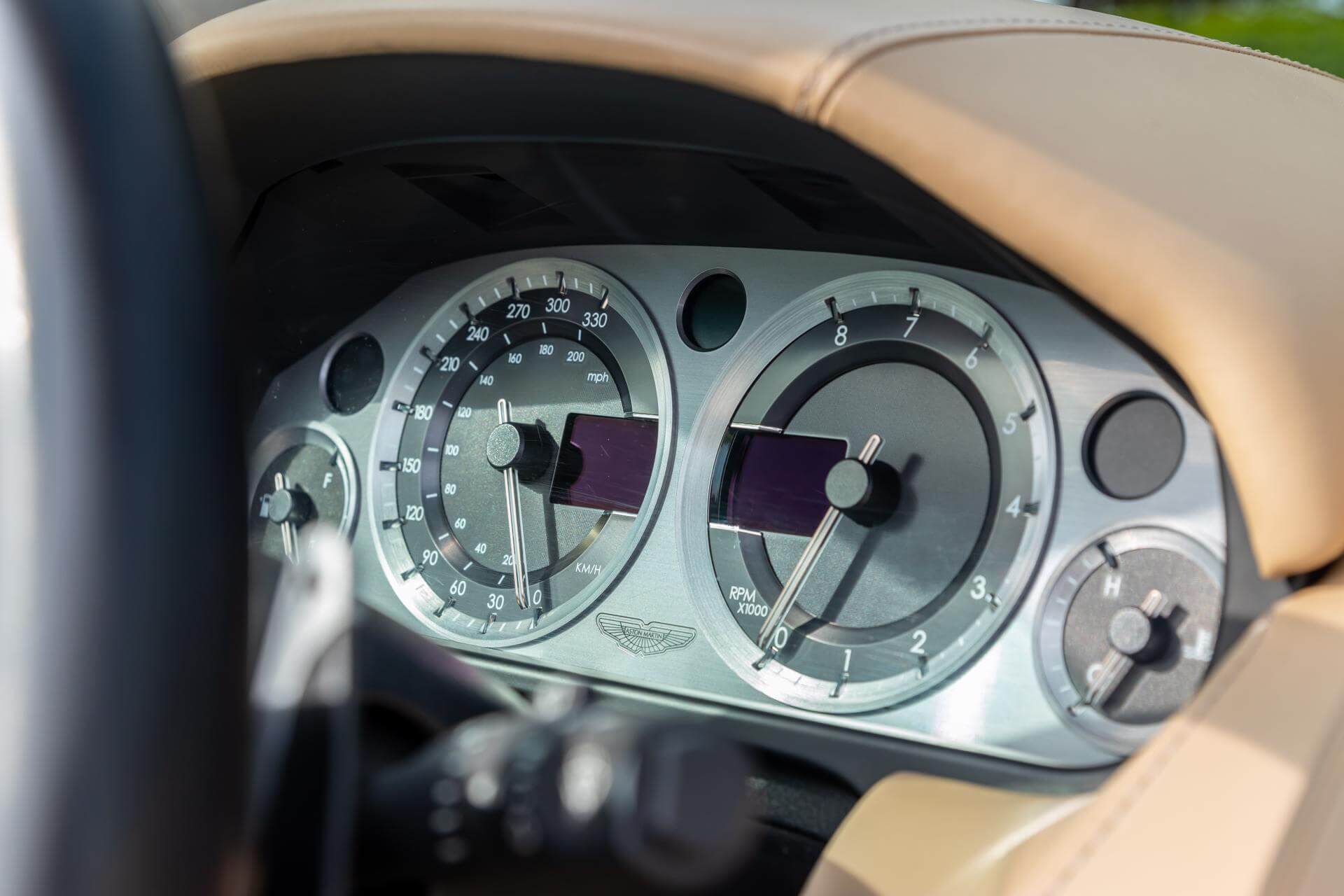 Aston Martin DB9 Volante