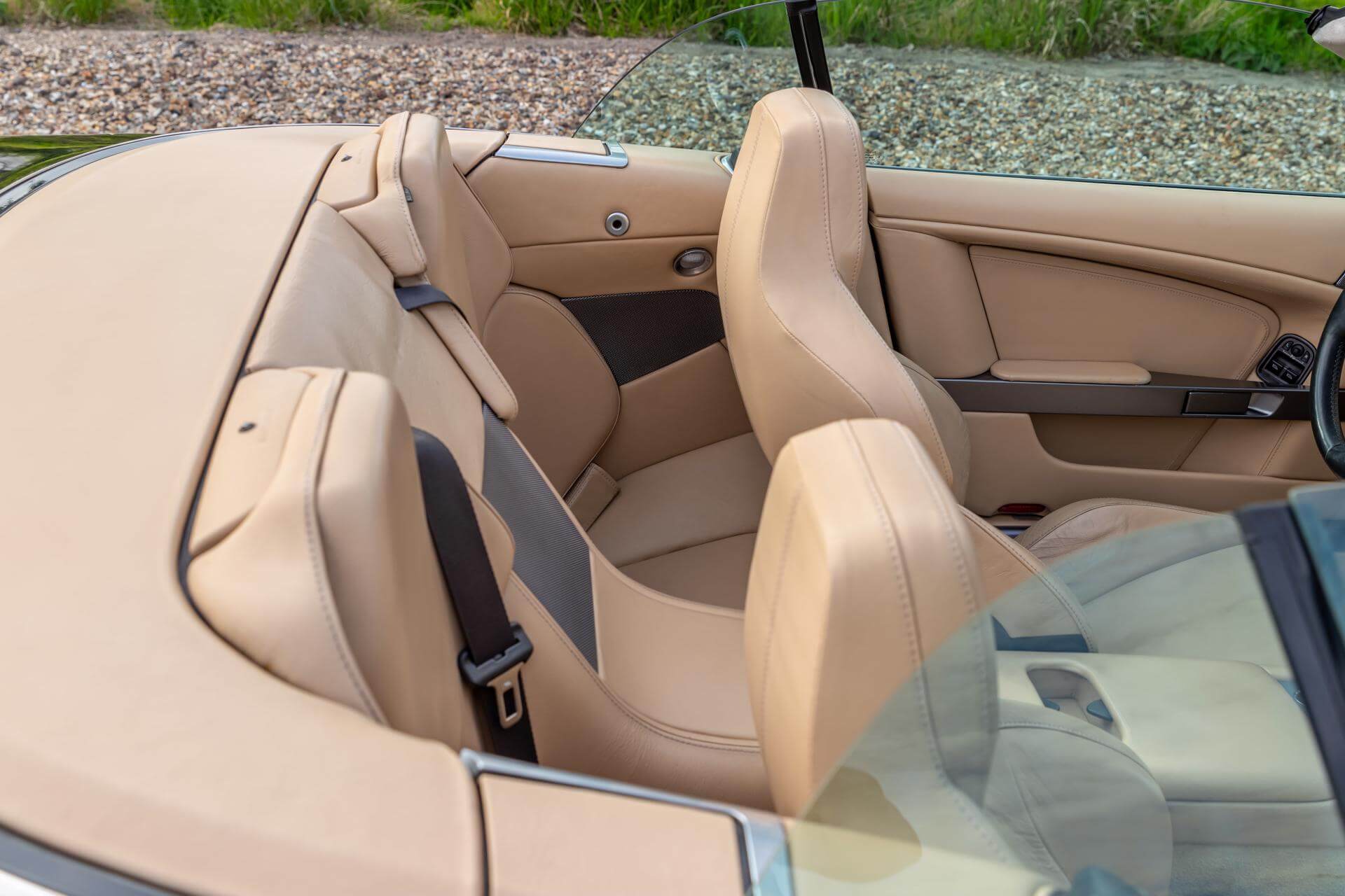 Aston Martin DB9 Volante