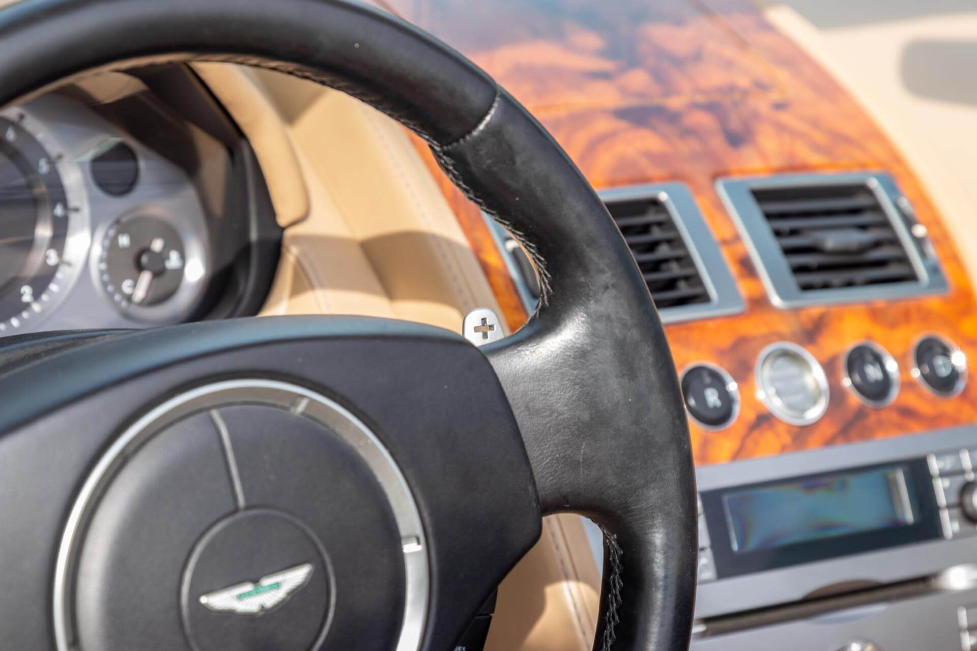 Aston Martin DB9 Volante