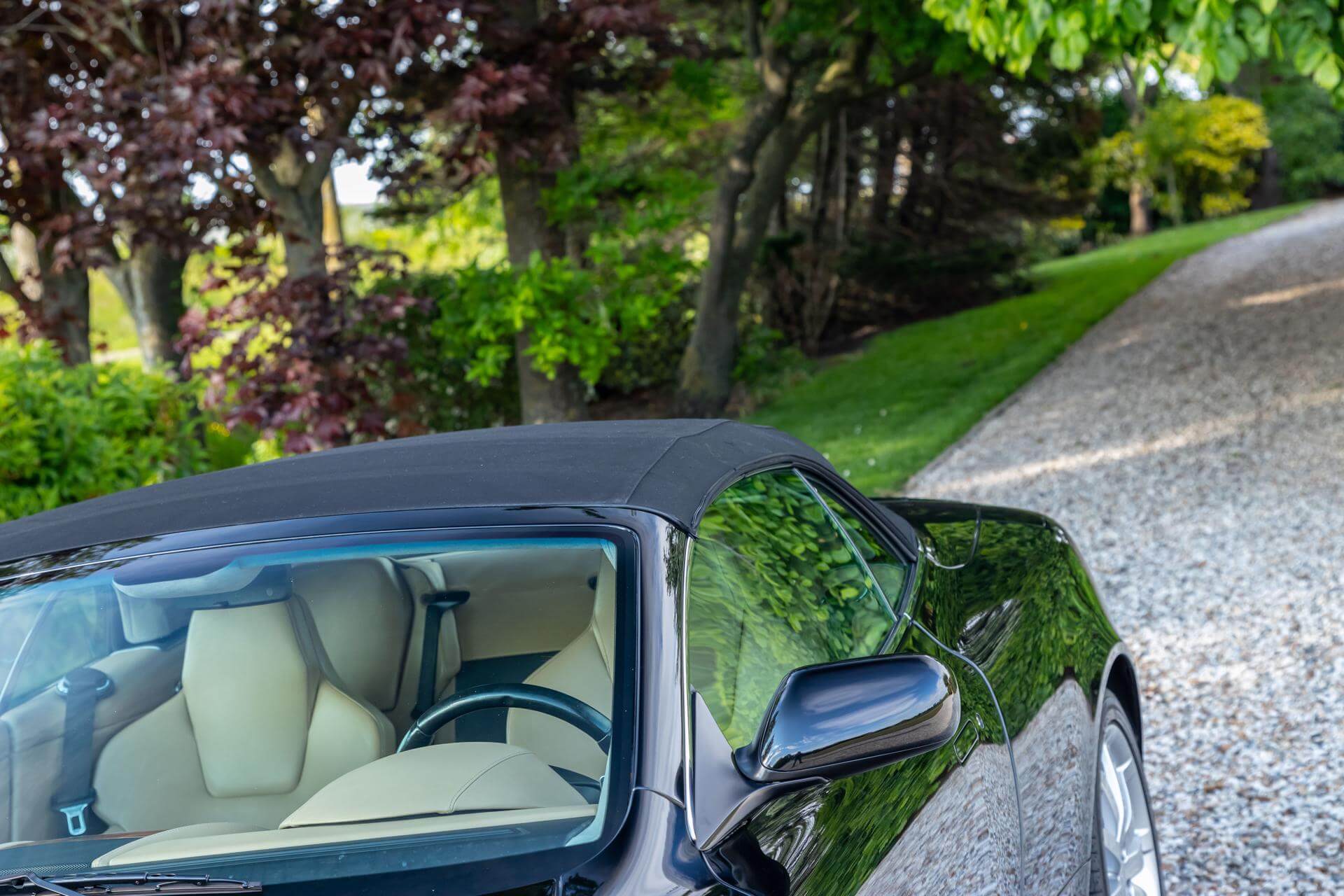 Aston Martin DB9 Volante