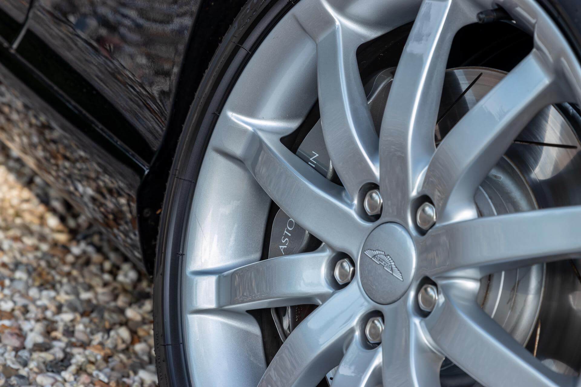 Aston Martin DB9 Volante